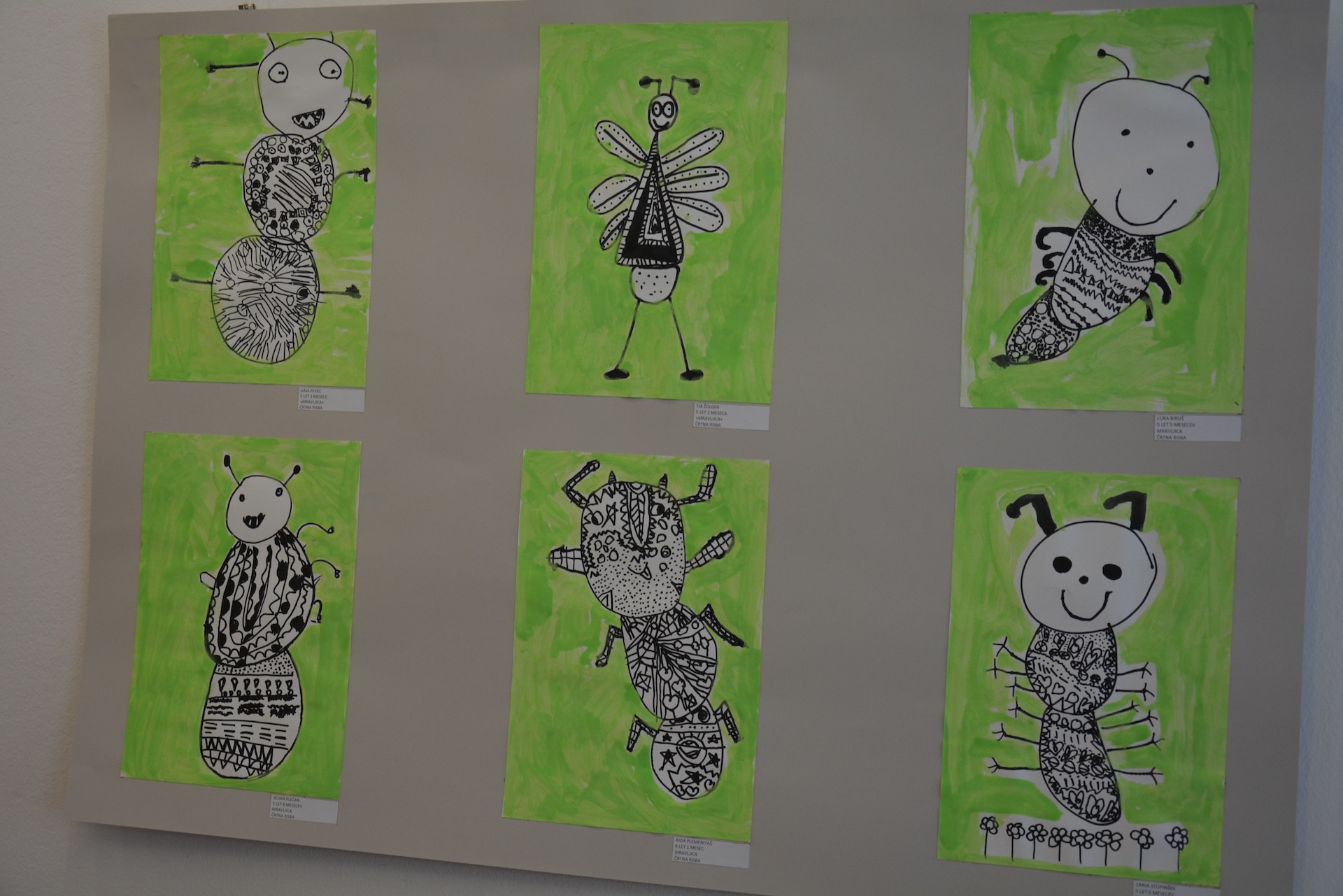 Ogled likovne razstave „Slišim, vidim, ustvarjam“