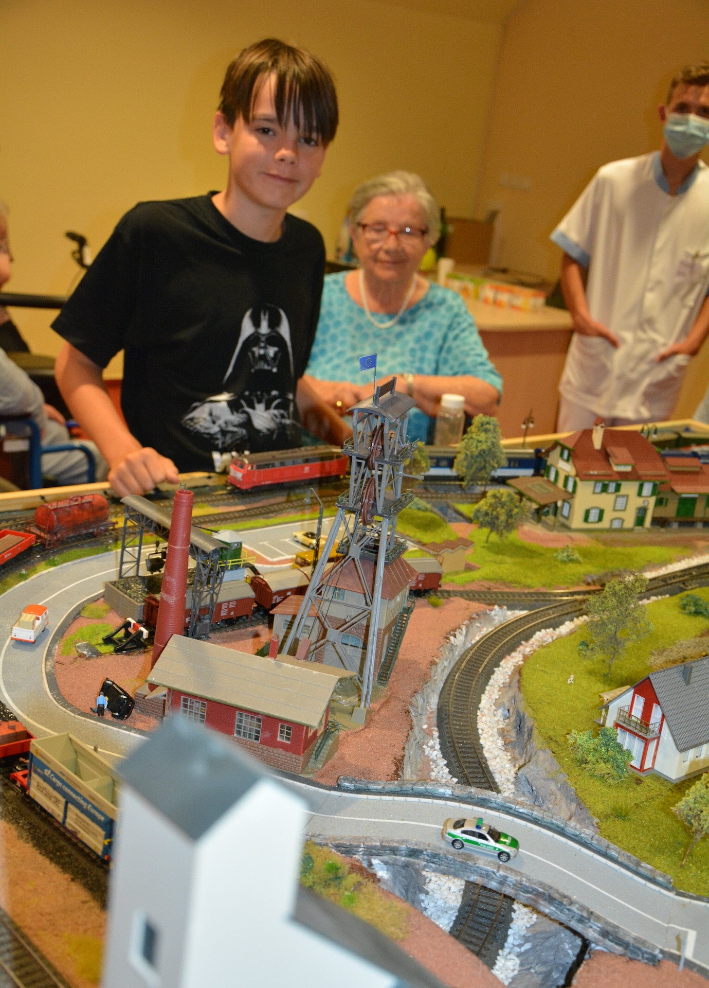 Ogledali smo si razstavo: Val Vavpotič Lorber - makete modelskih železnic