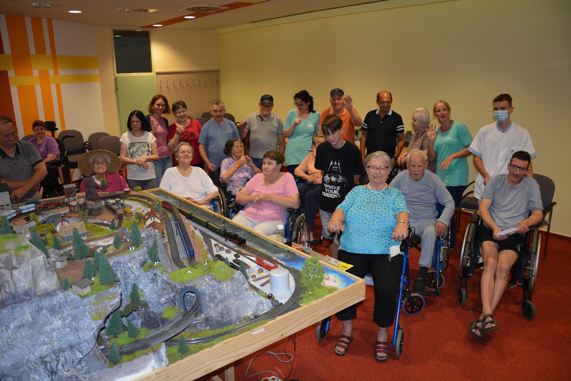 Ogledali smo si razstavo: Val Vavpotič Lorber - makete modelskih železnic