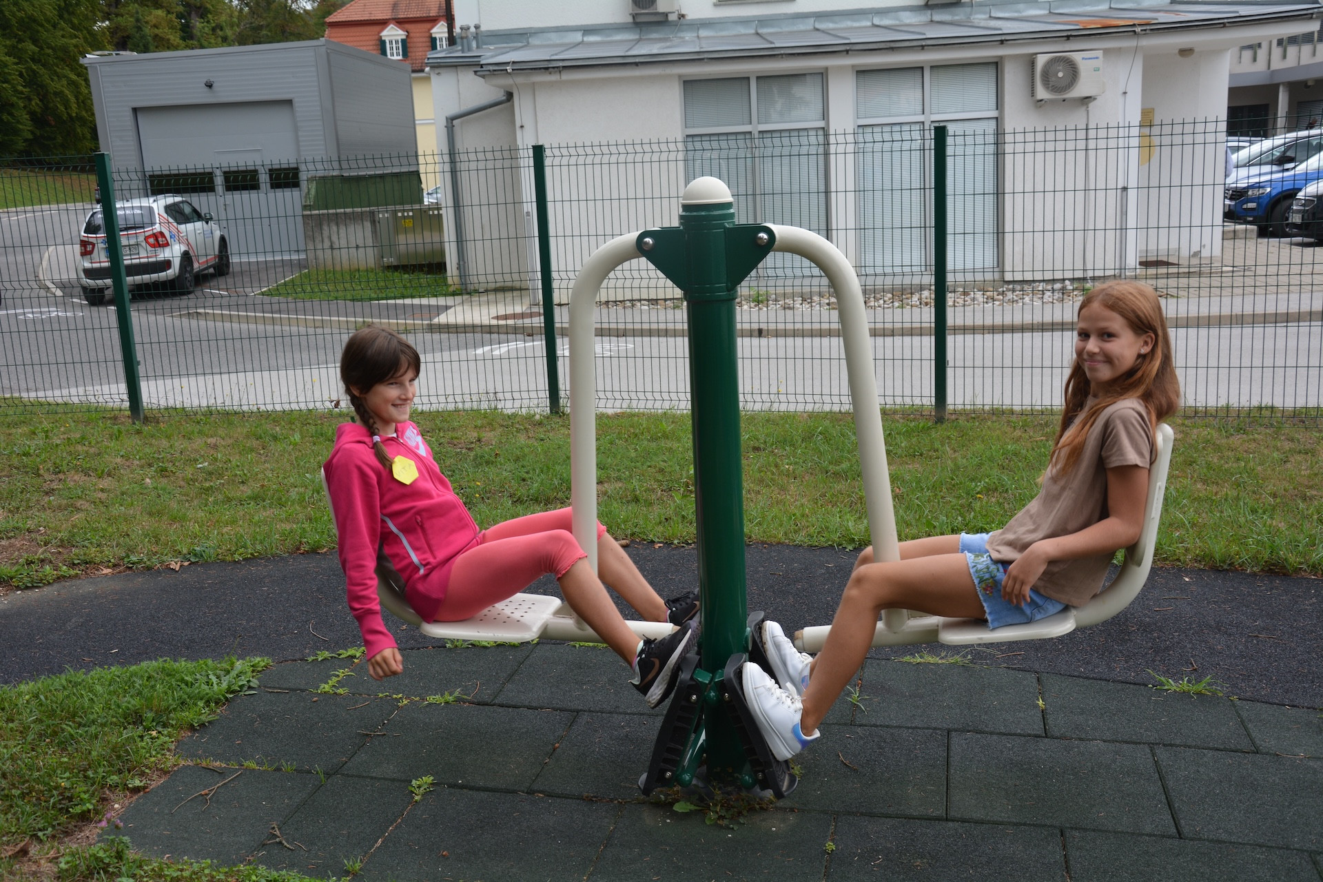 Otroci zaposlenih na obisku v Pegazovem domu