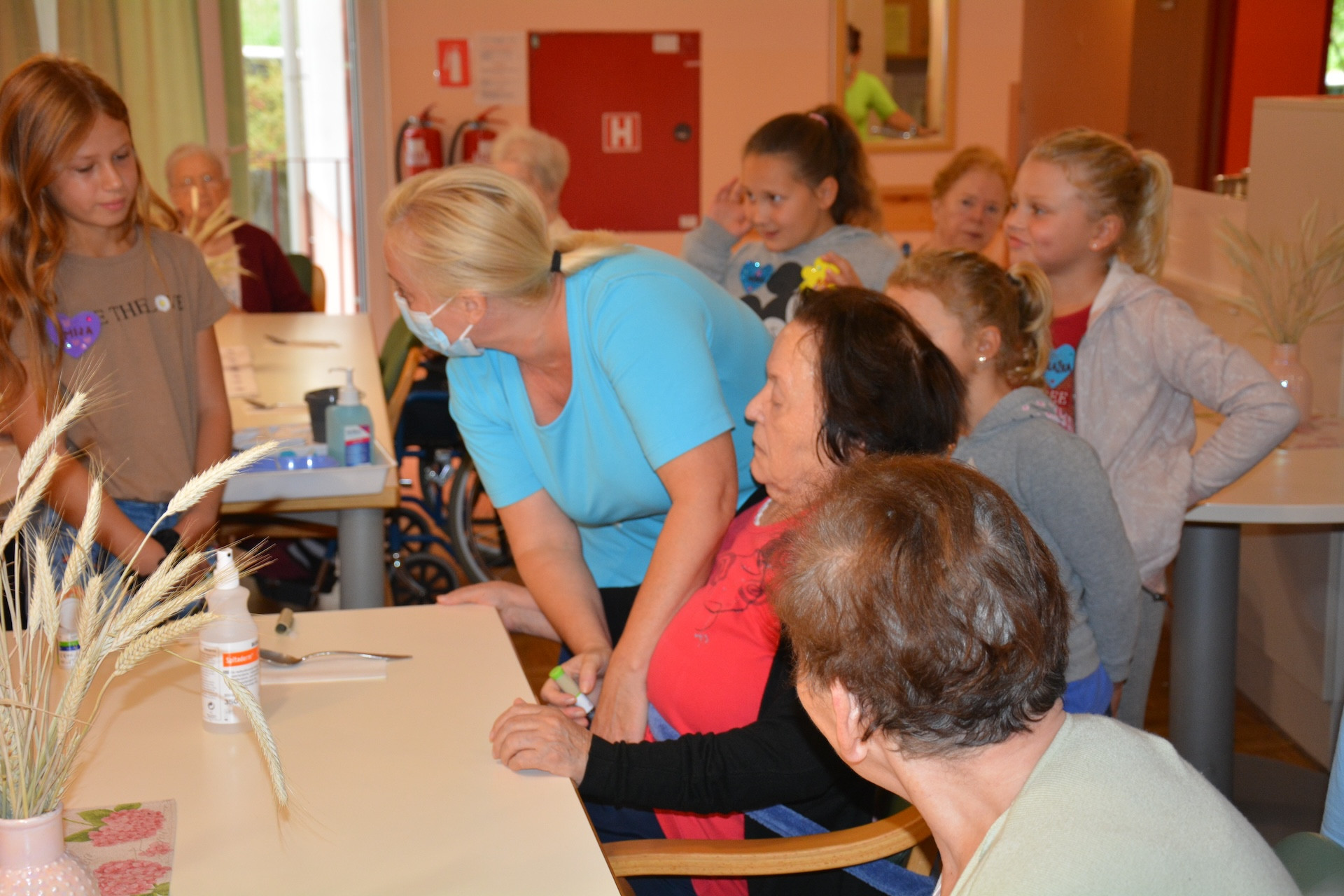 Otroci zaposlenih na obisku v Pegazovem domu