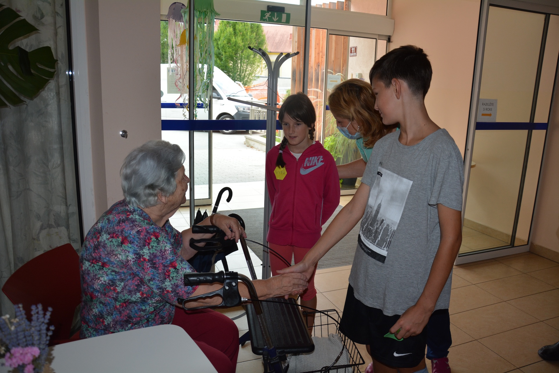 Otroci zaposlenih na obisku v Pegazovem domu