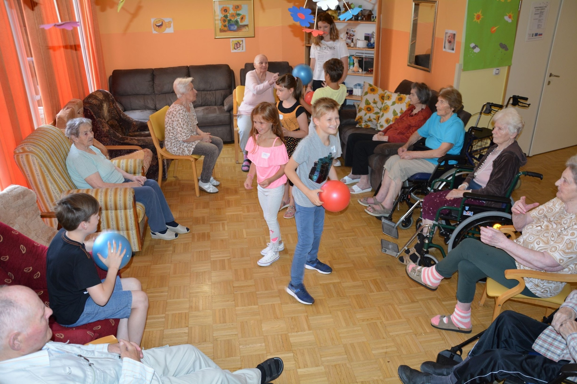 Otroci zaposlenih so počitniški dan preživeli v Pegazovem domu