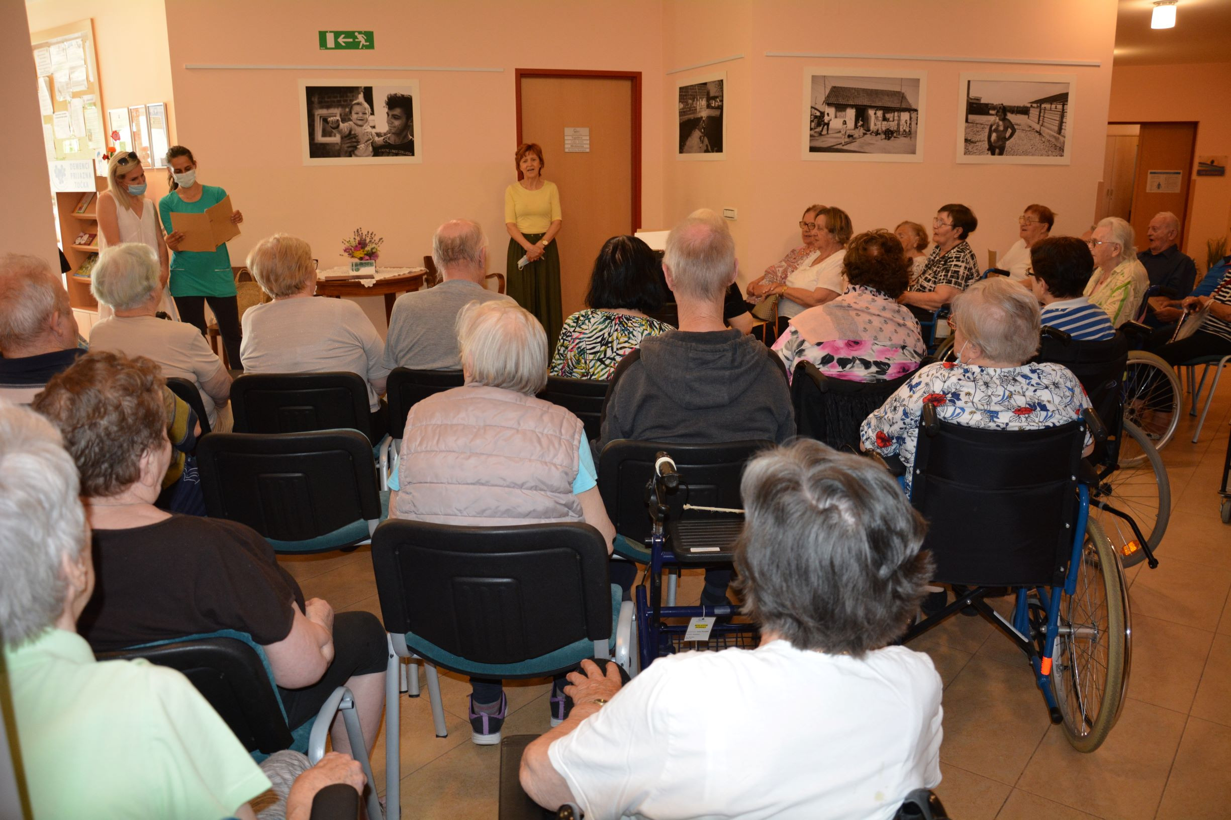 Otvoritev fotografske razstave Nikogaršnja zemlja