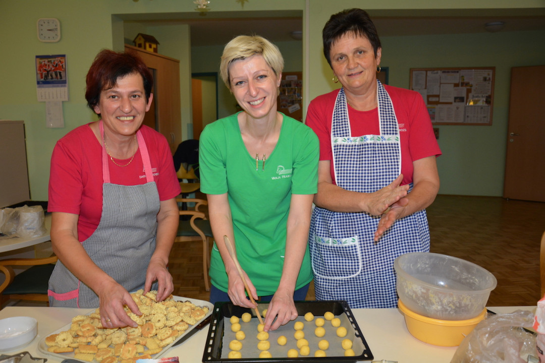 Peka prazničnih piškotov