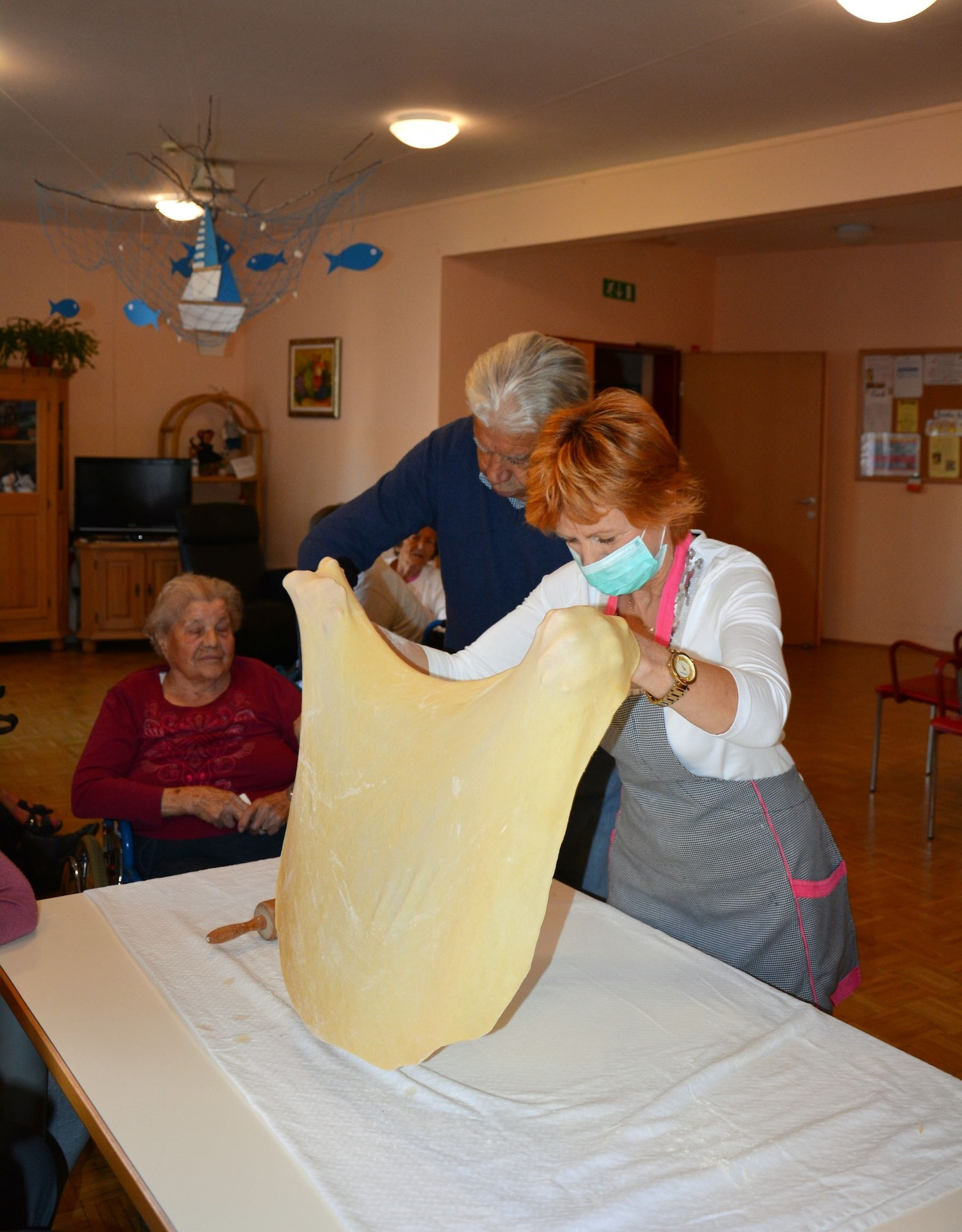 Peka štrudla z direktorico