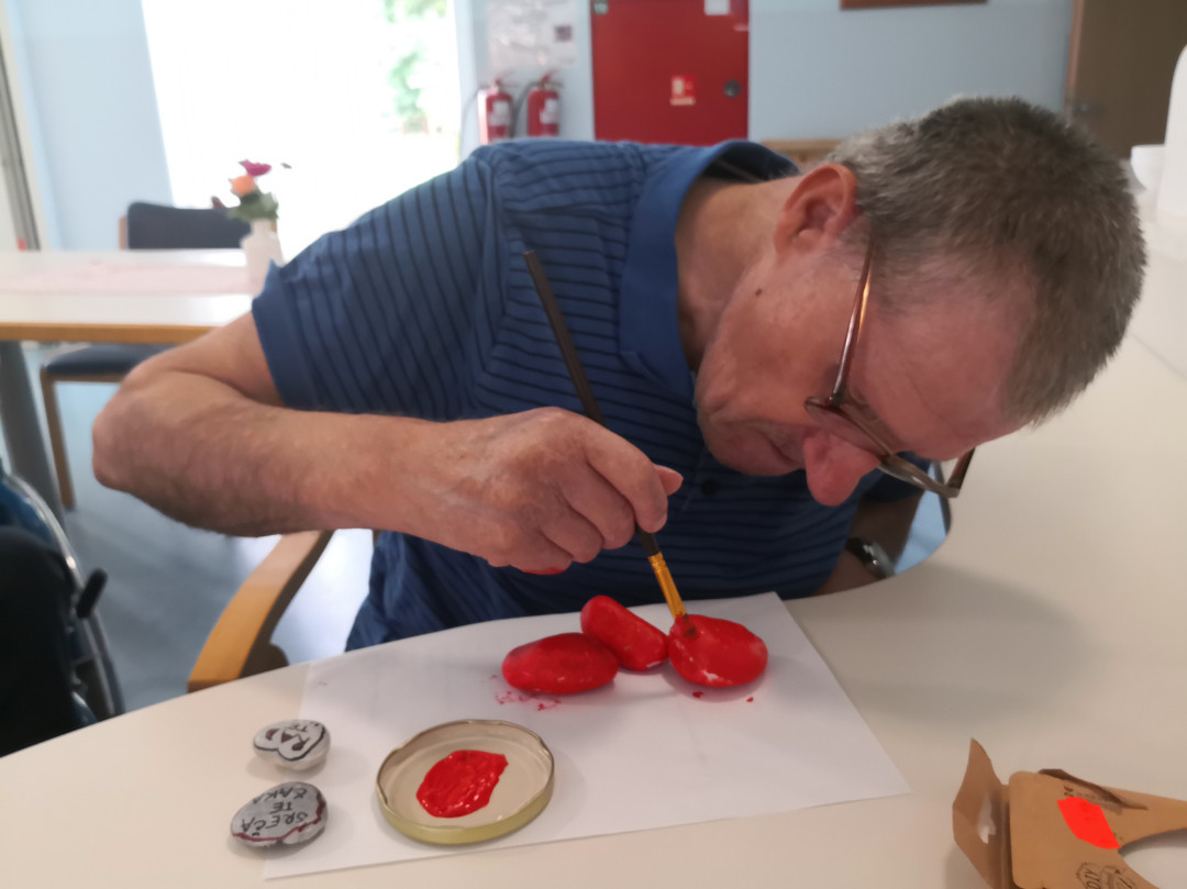 Peka višnjevega zavitka in ustvarjanje kamnov sreče