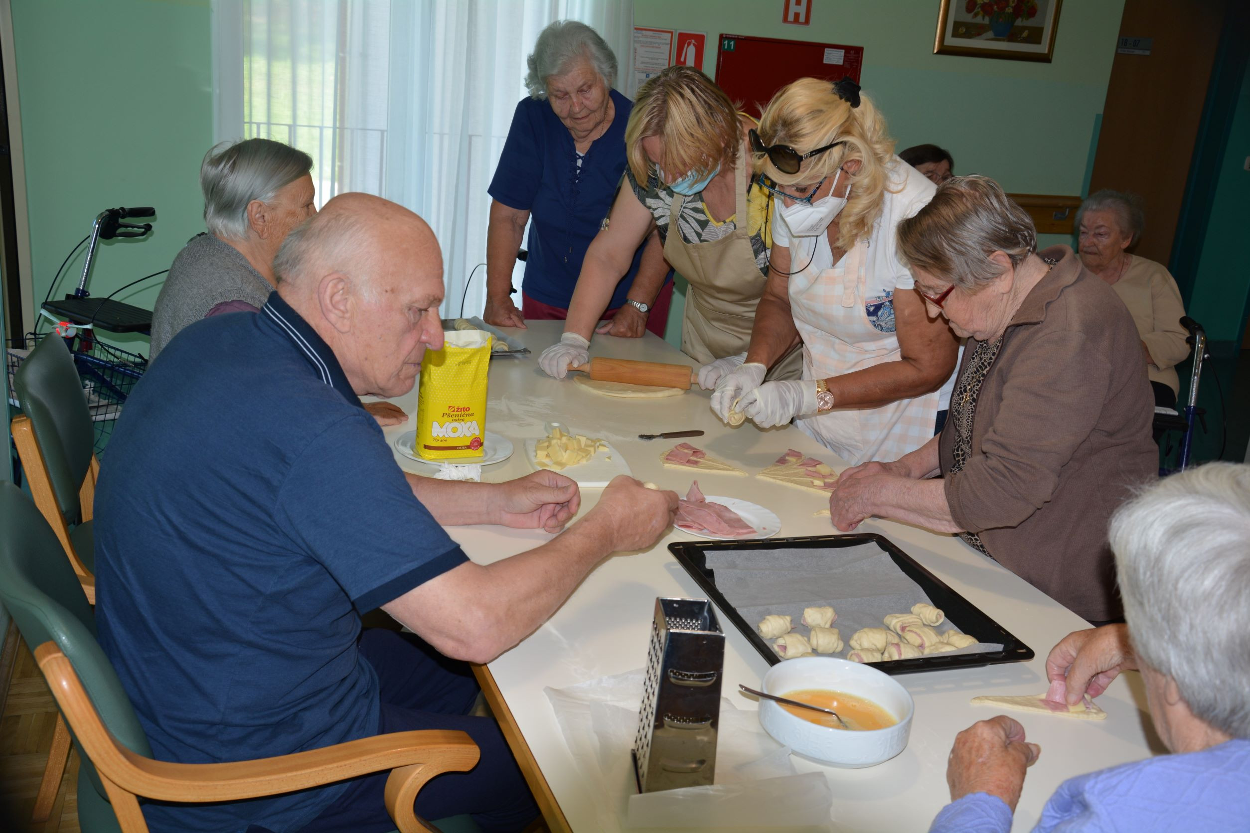 Pekli smo kifeljce s Cvetko in Slavko