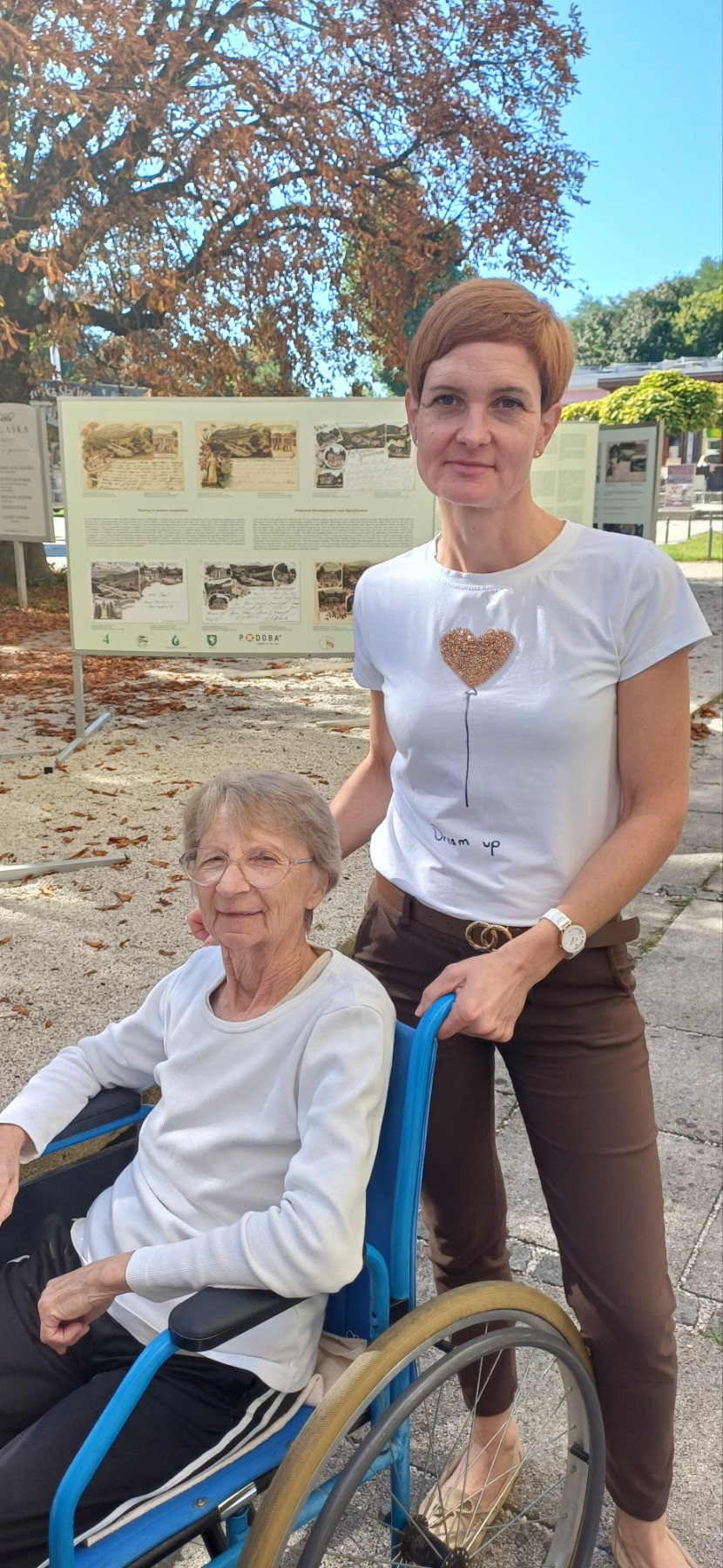 Petek v znamenju zgodovine Rogaške Slatine in jabolčnega zavitka