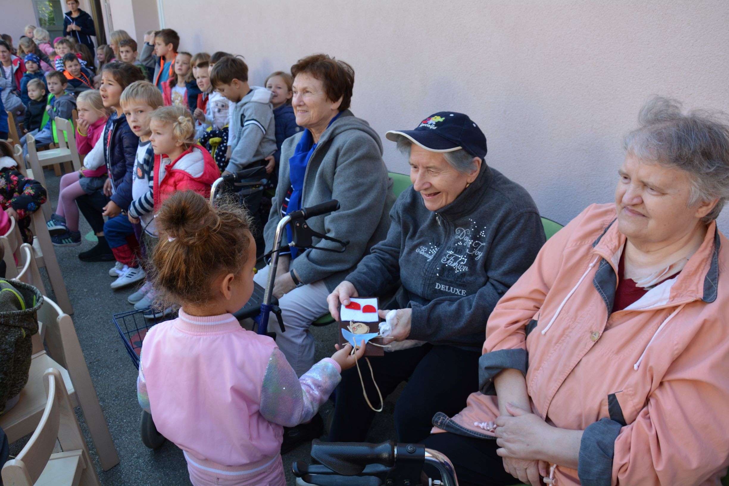 Pojdimo po čutni poti