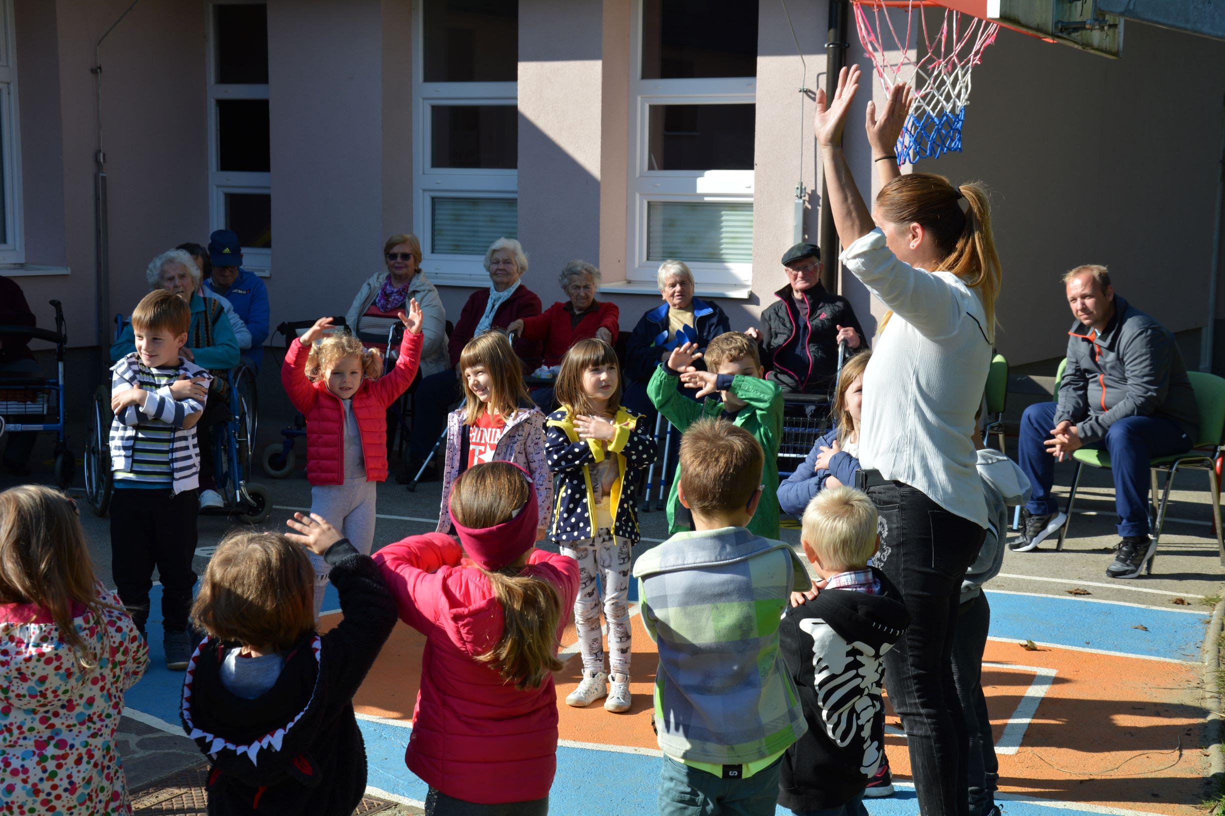Pojdimo po čutni poti