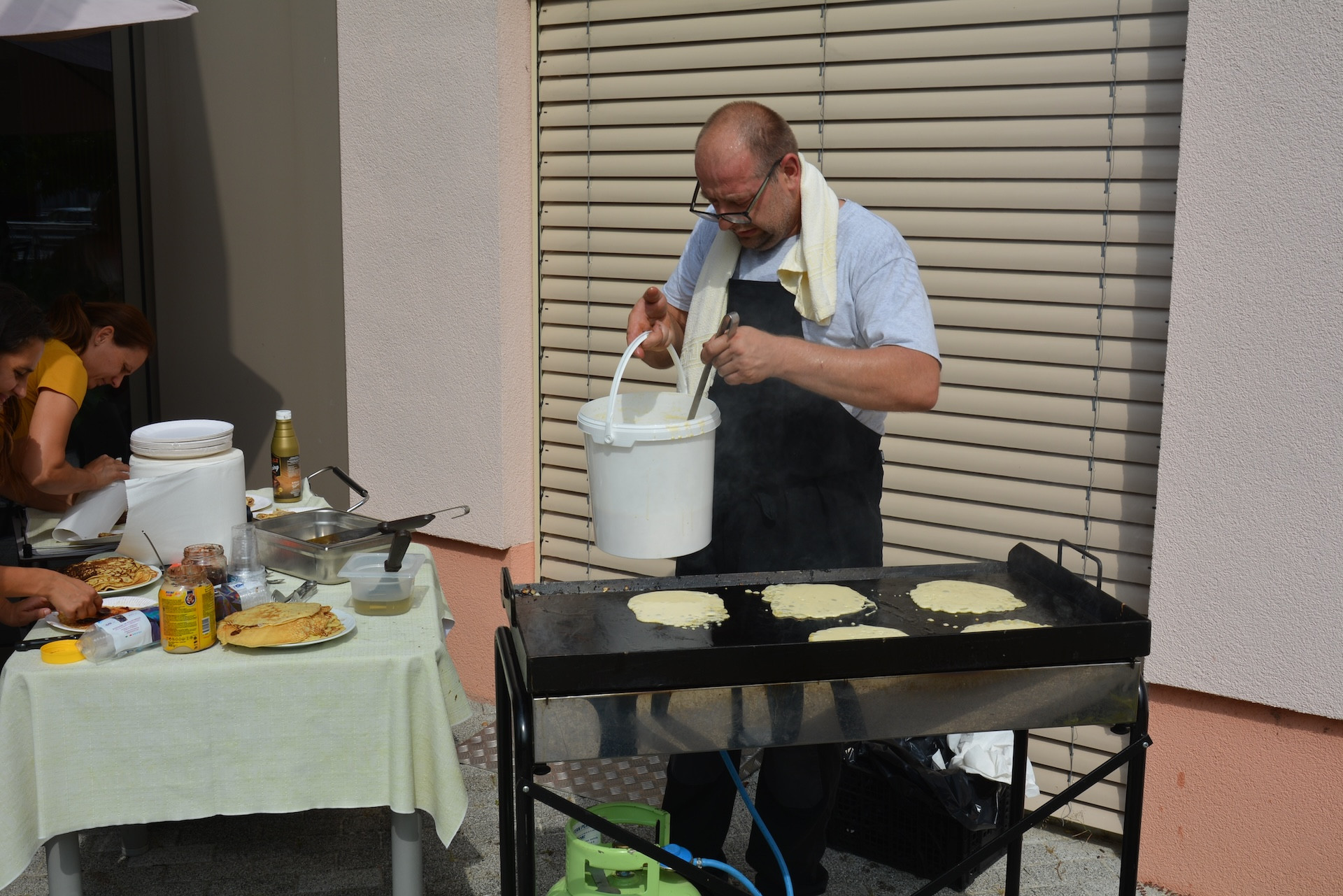 Poletna noč in palačinke