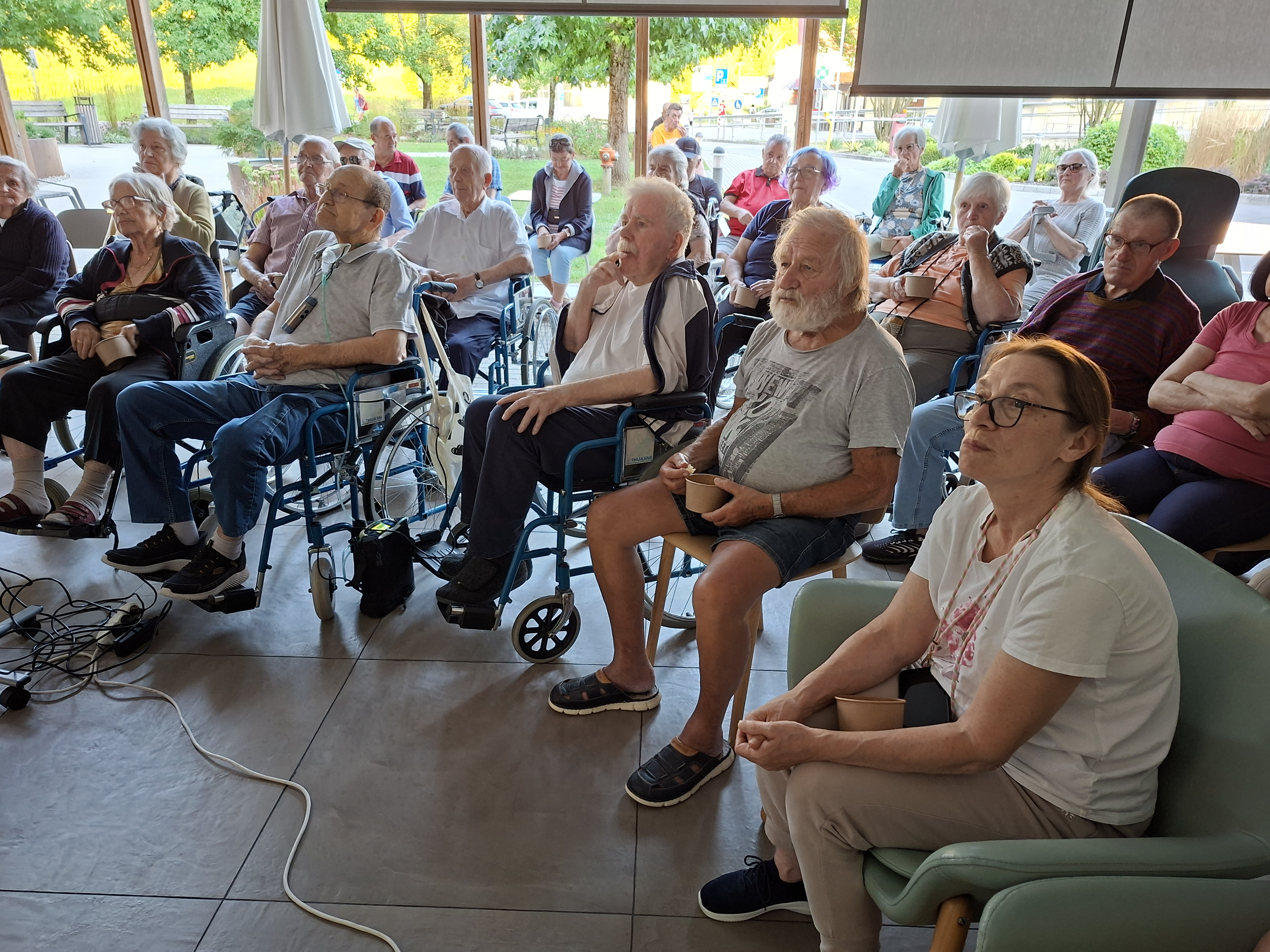 Poletni filmski večer v domu