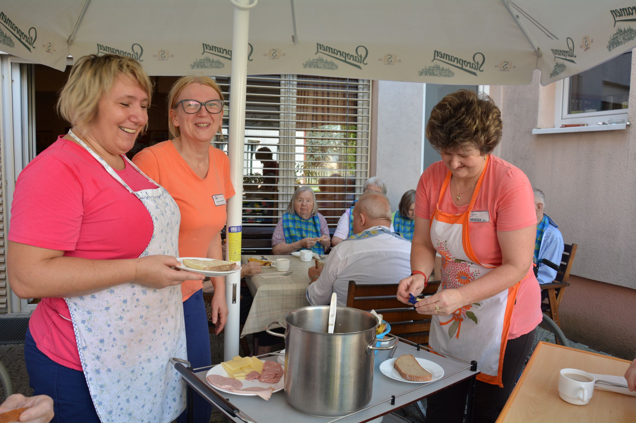 Poletni zajtrk na demenci