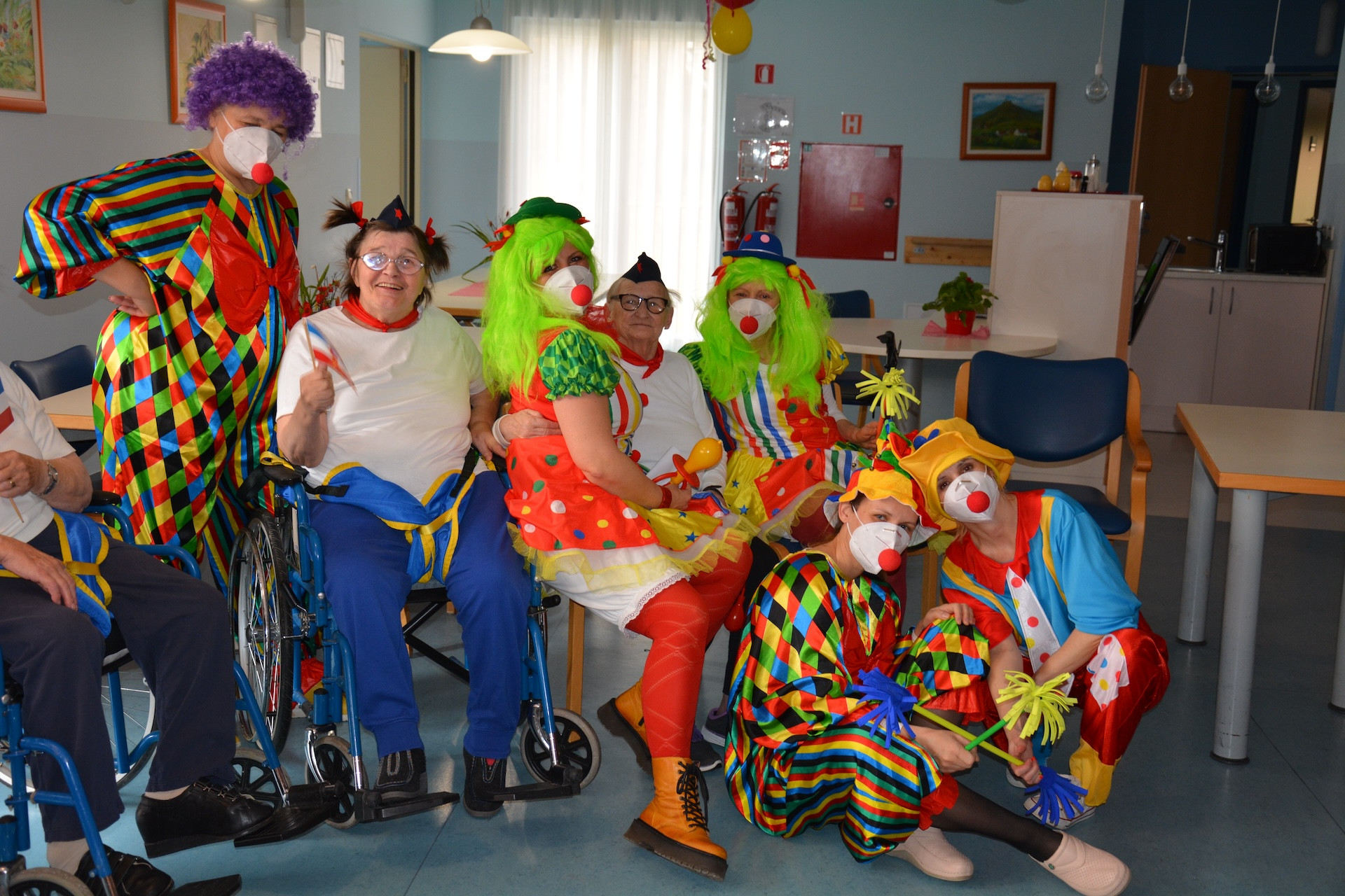 Poskočni Rdeči noski na turneji v Pegazovem domu