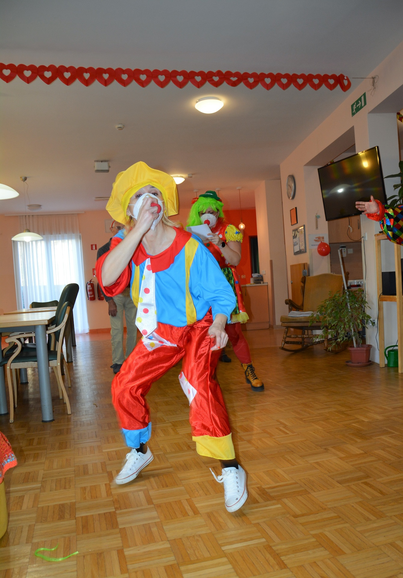 Poskočni Rdeči noski na turneji v Pegazovem domu