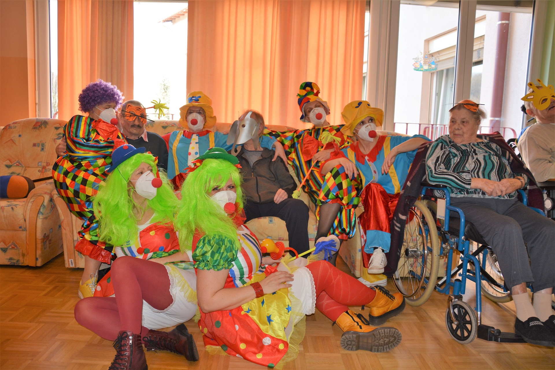 Poskočni Rdeči noski na turneji v Pegazovem domu