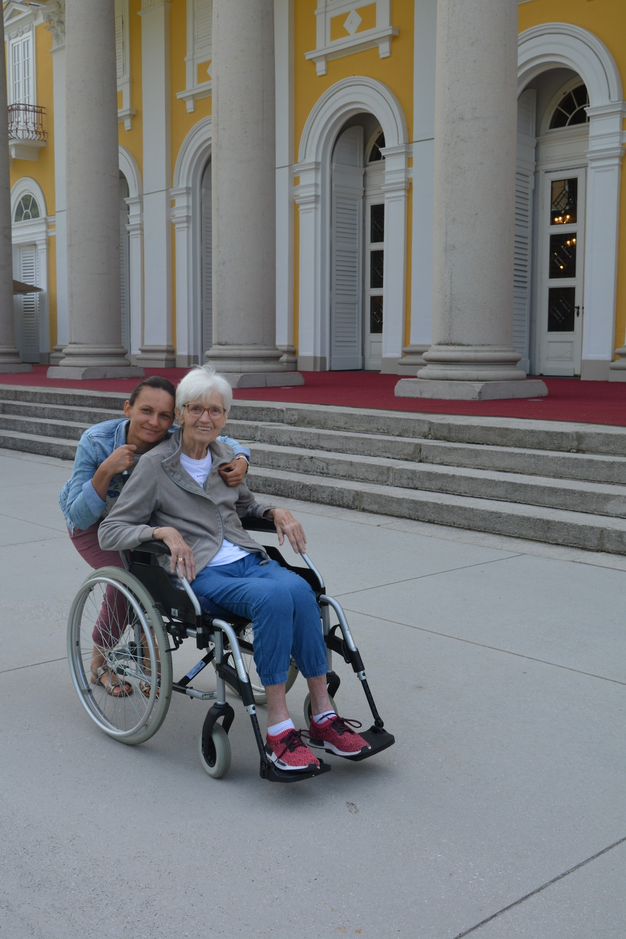 Poslušali smo promenadni koncert Musica Camerata