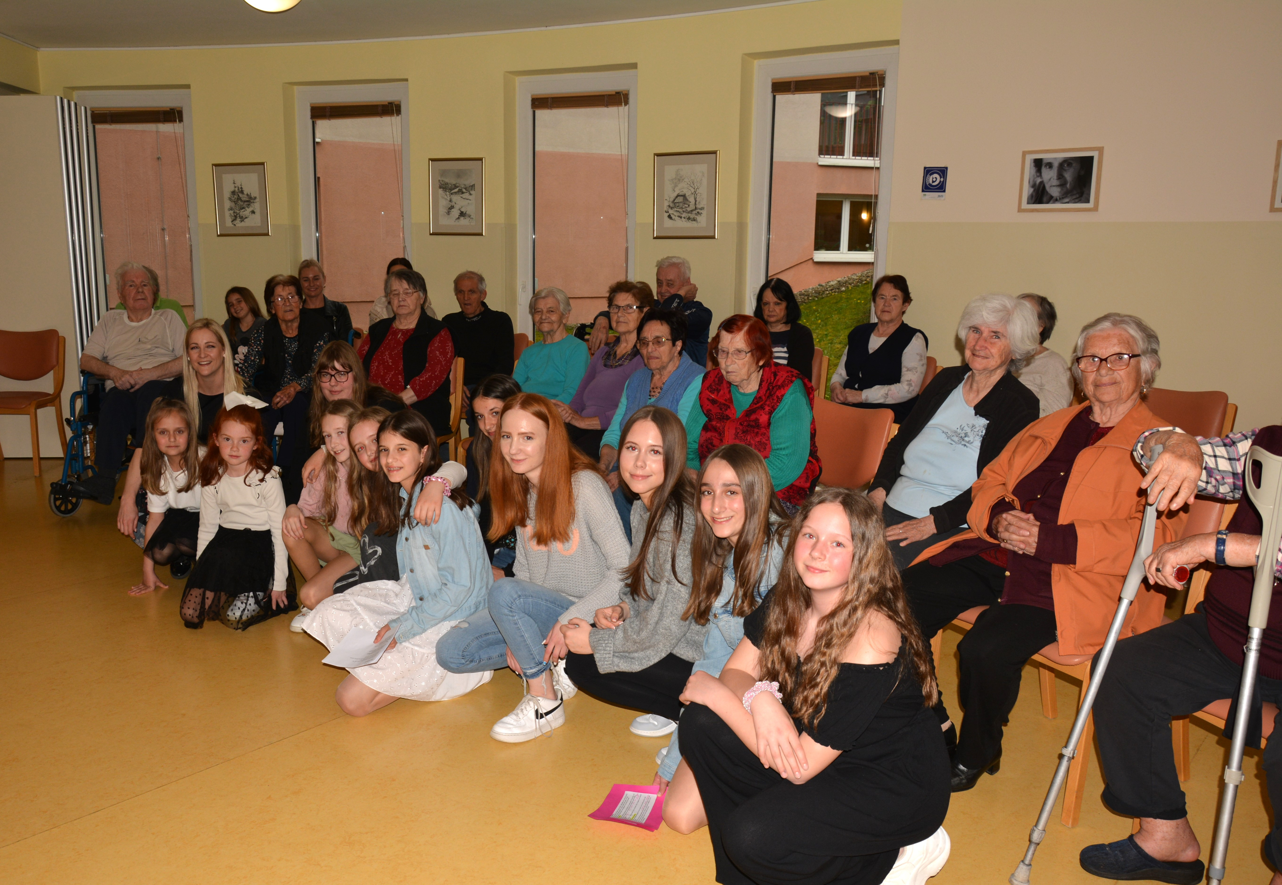 Praznik glasbe s Kajo Humski in učenkami Glasbene šole Simona Plemenitaša