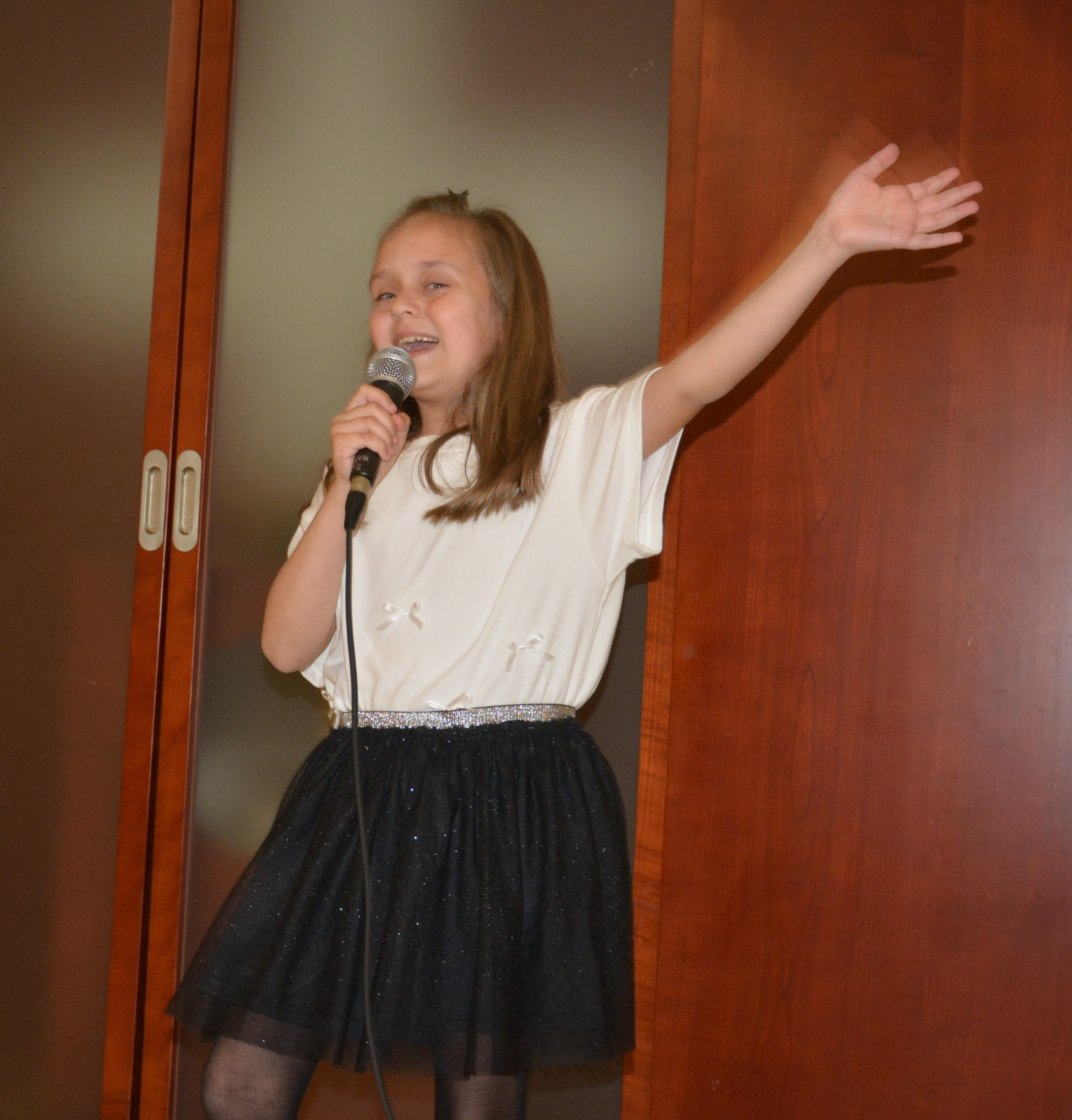 Praznik glasbe s Kajo Humski in učenkami Glasbene šole Simona Plemenitaša