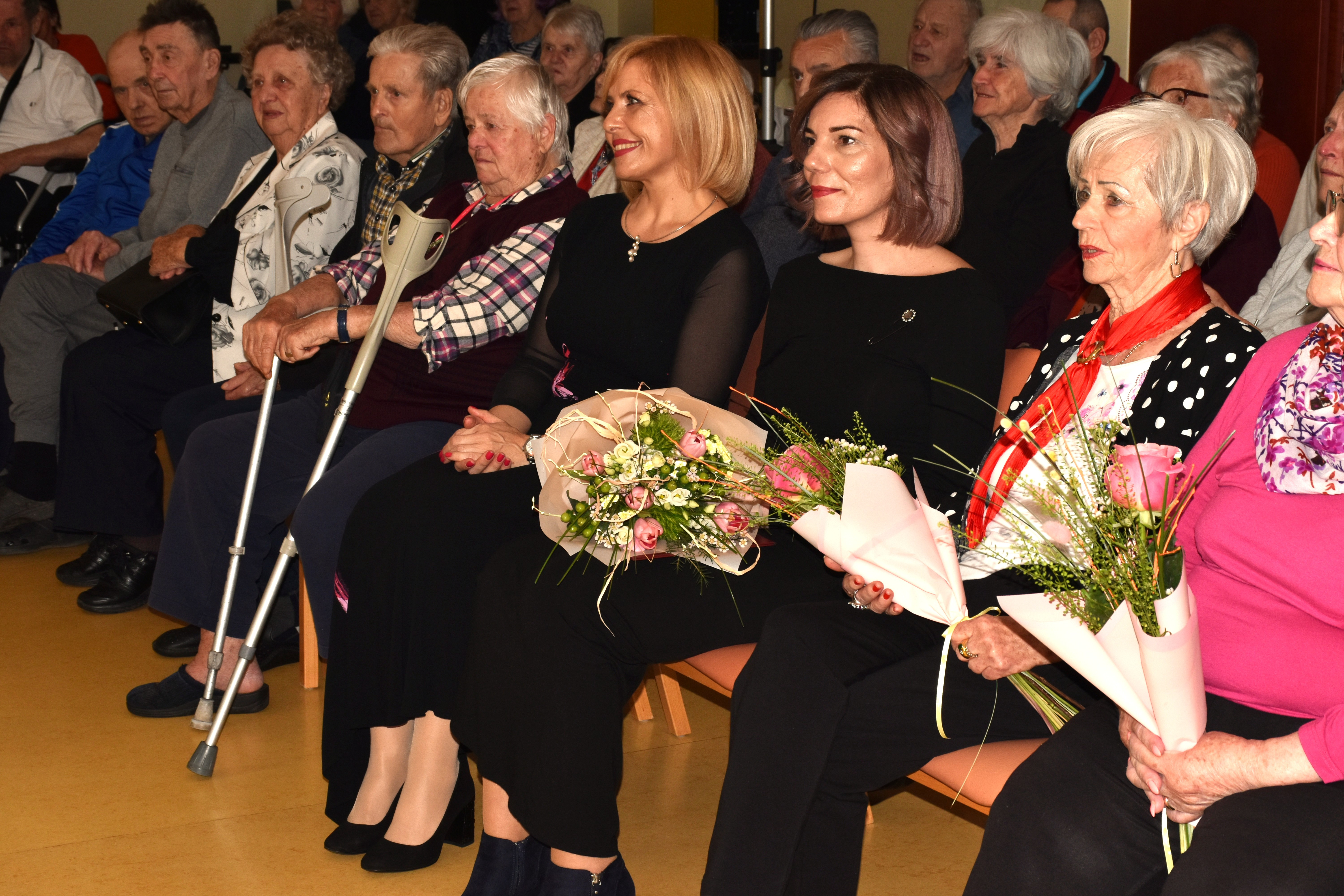 Praznovanje 19. obletnice doma