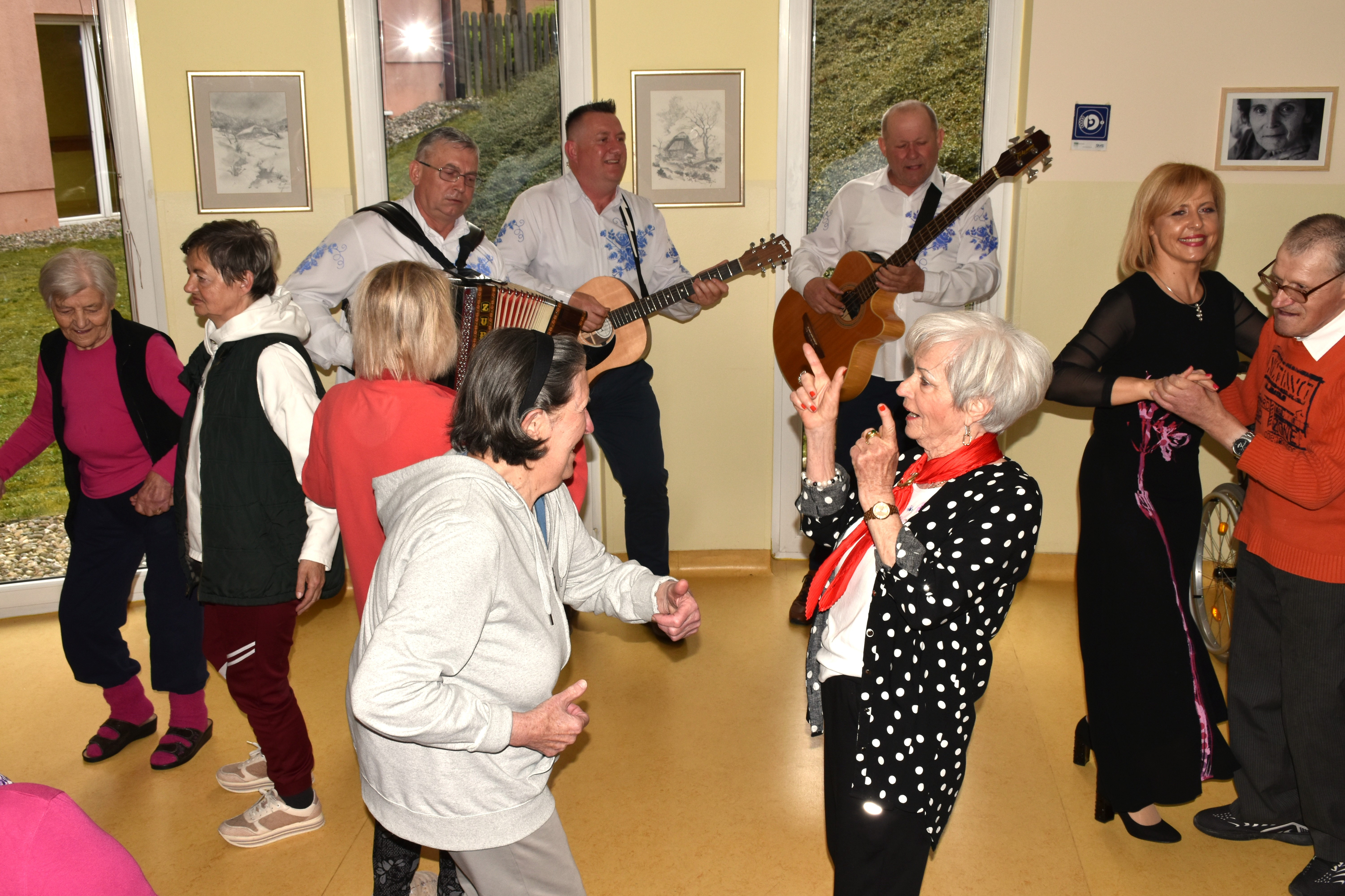 Praznovanje 19. obletnice doma