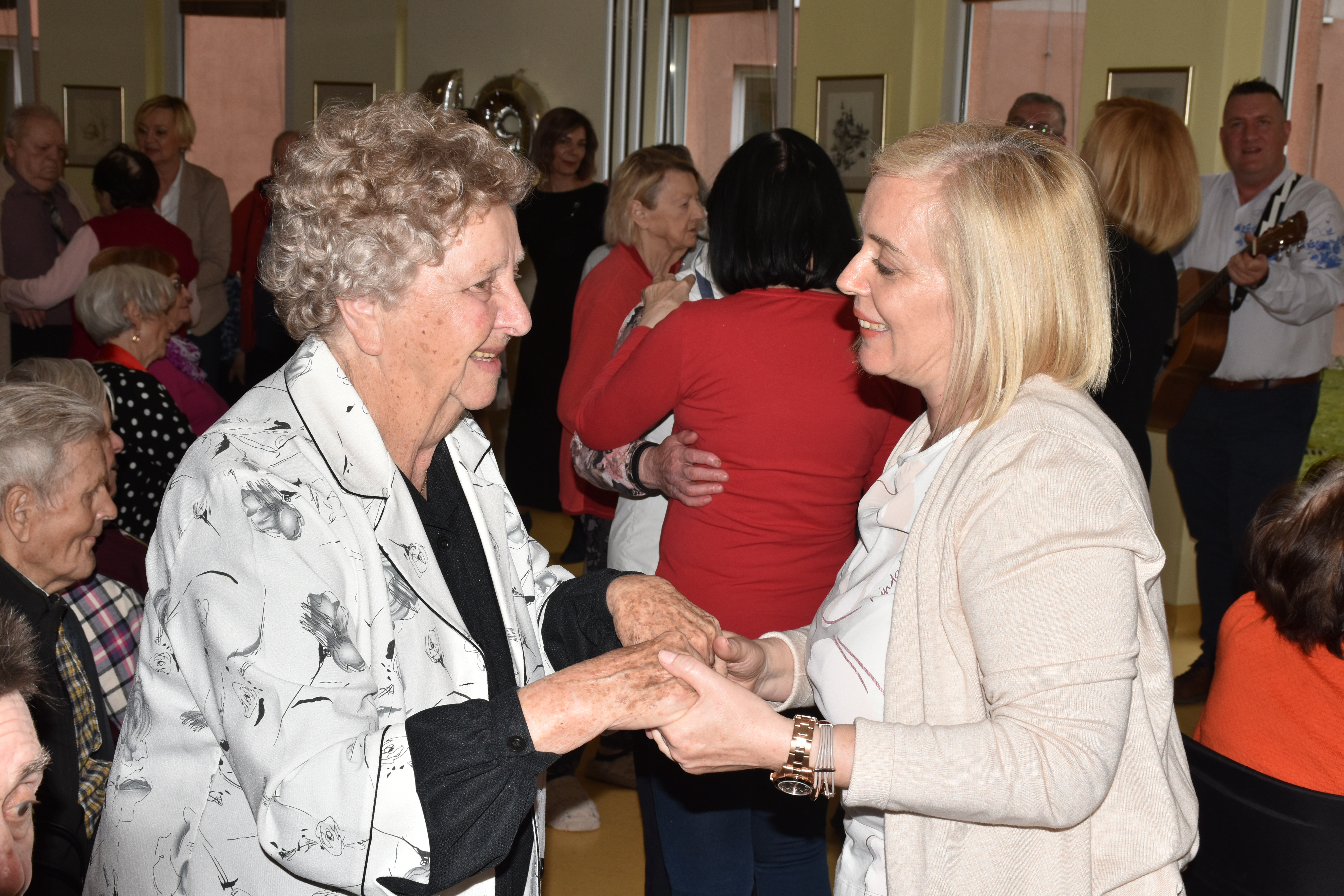 Praznovanje 19. obletnice doma