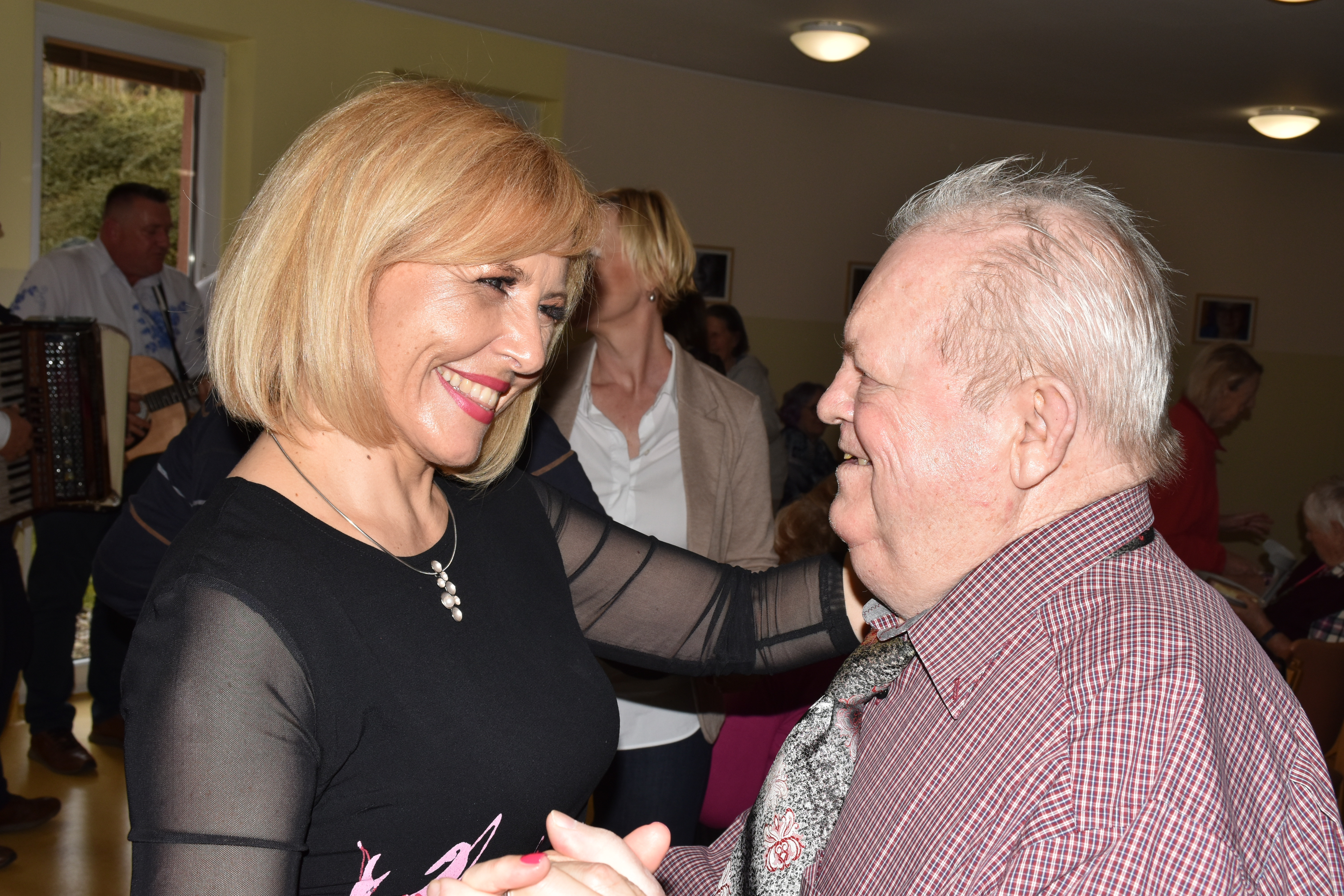 Praznovanje 19. obletnice doma