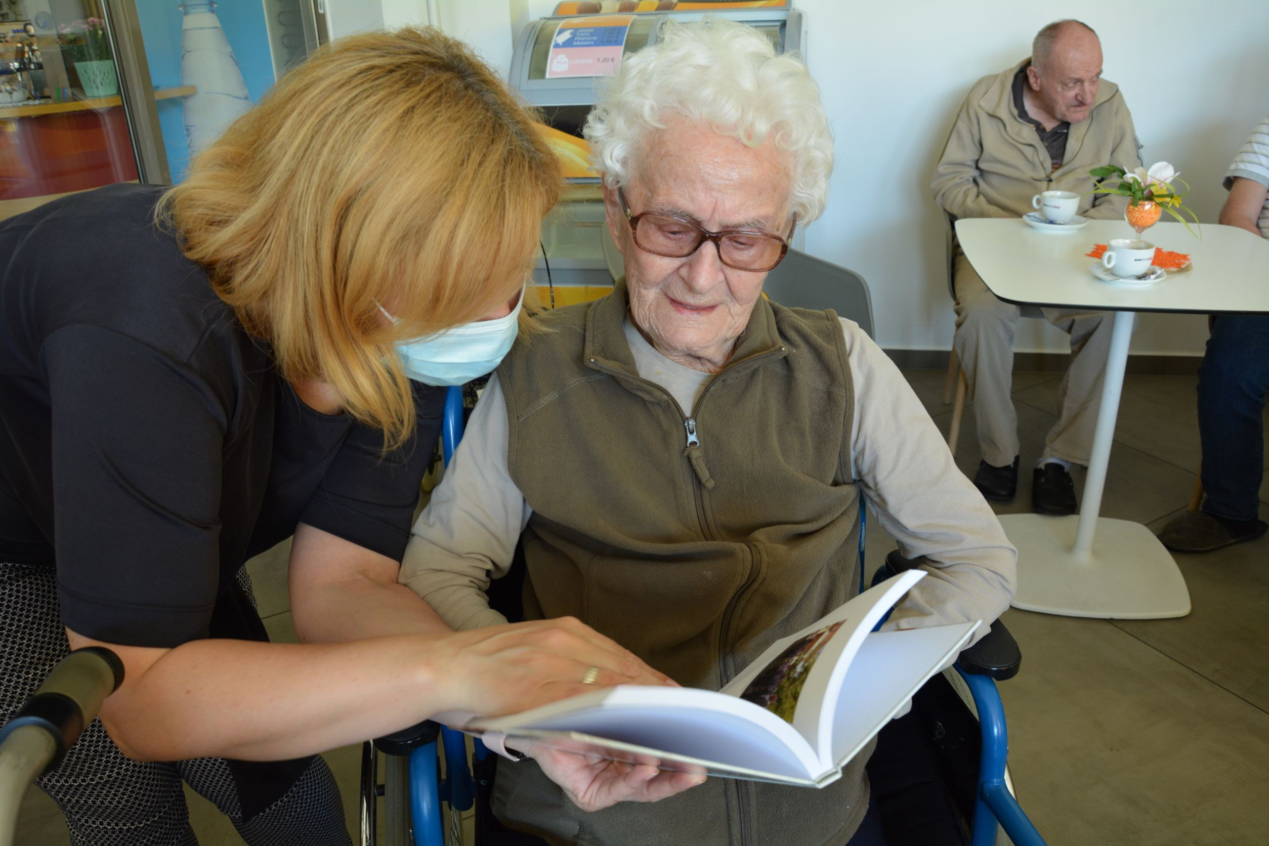 Predstavitev knjige Toneta Plevčaka Iz trnja do cvetja