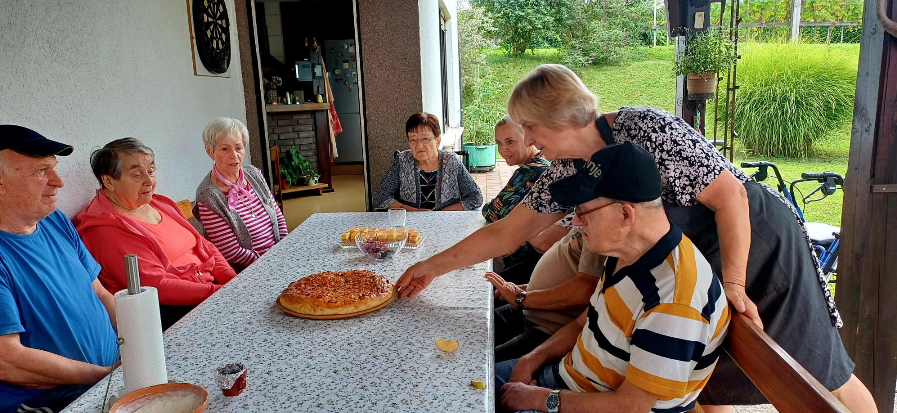 Pri Cvetki v zunanji kuhinji