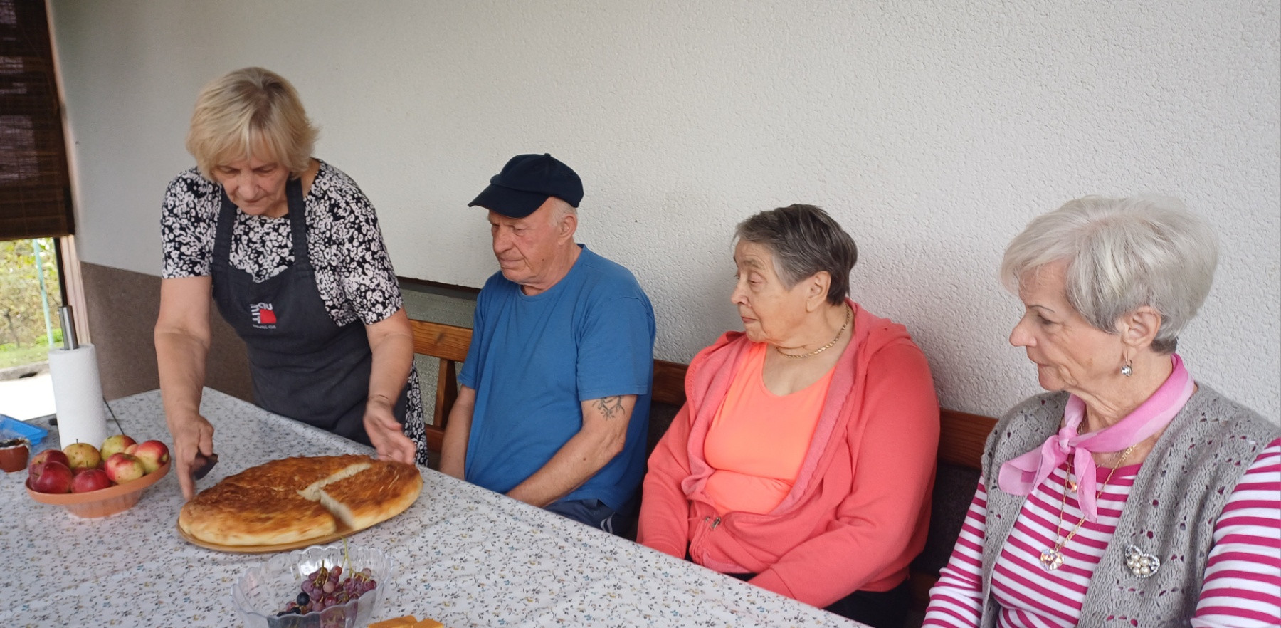 Pri Cvetki v zunanji kuhinji