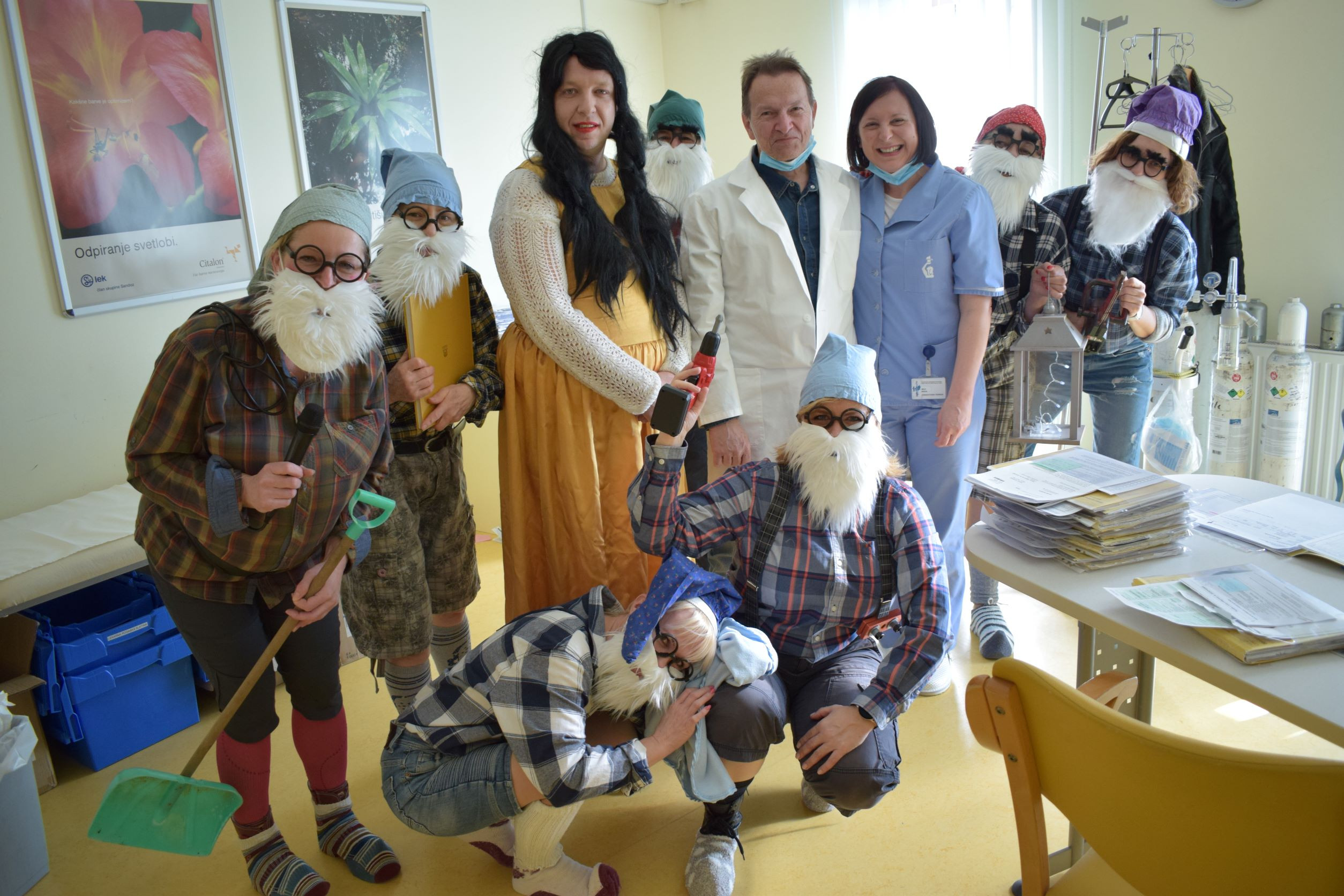 Pust- nasmejanih ust