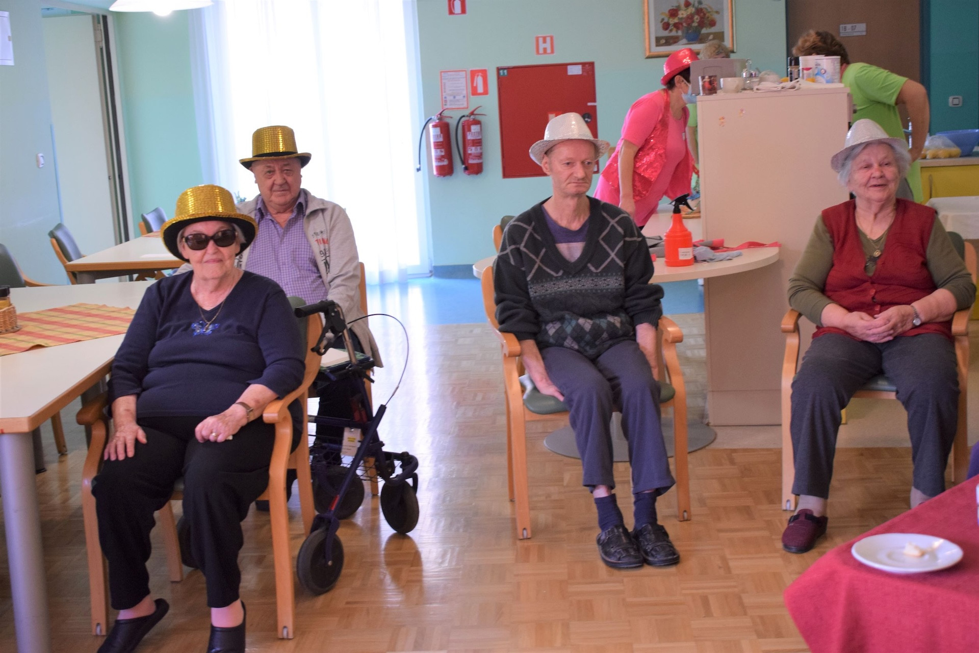 Pust- nasmejanih ust