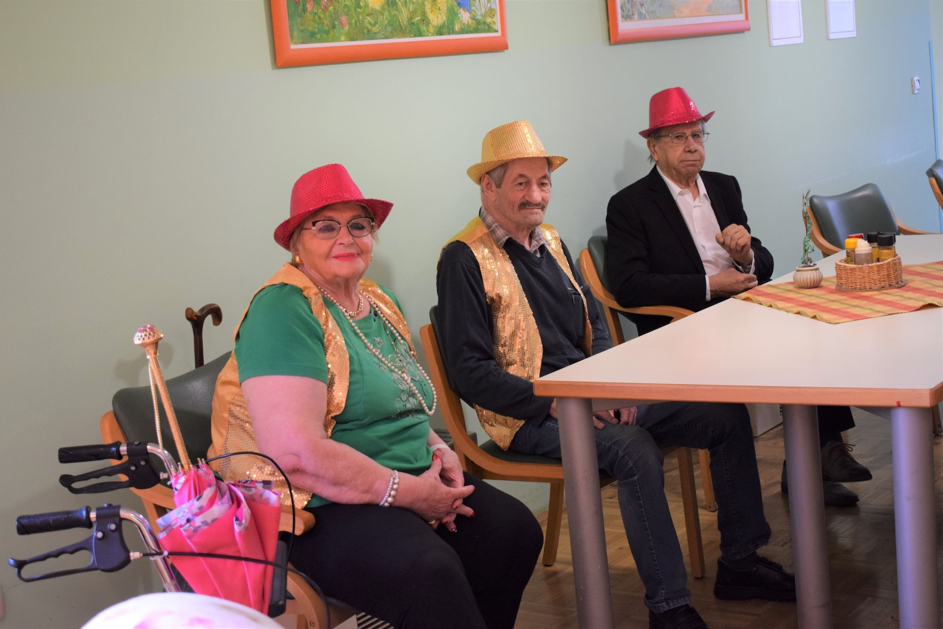 Pust- nasmejanih ust