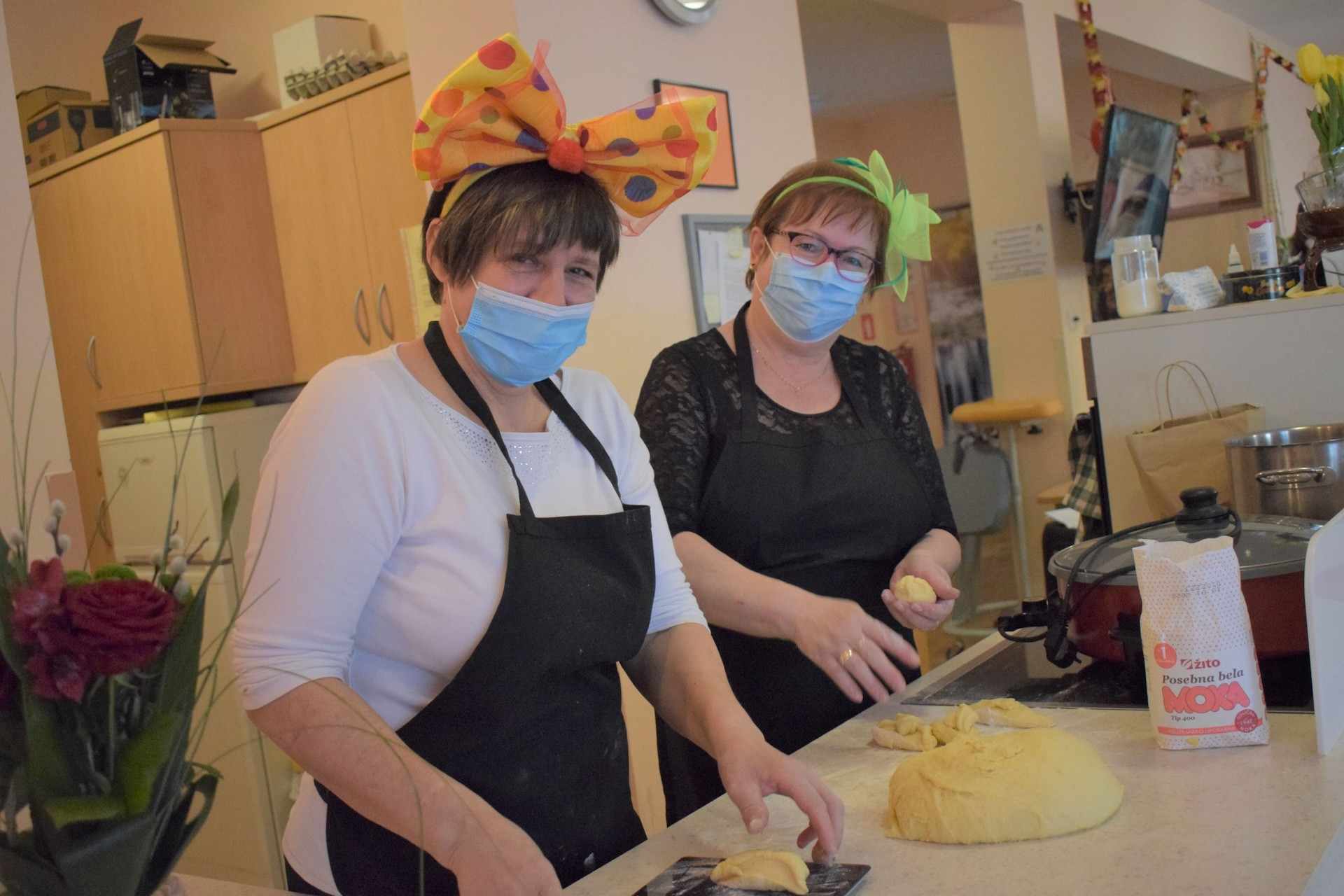 Pust- nasmejanih ust