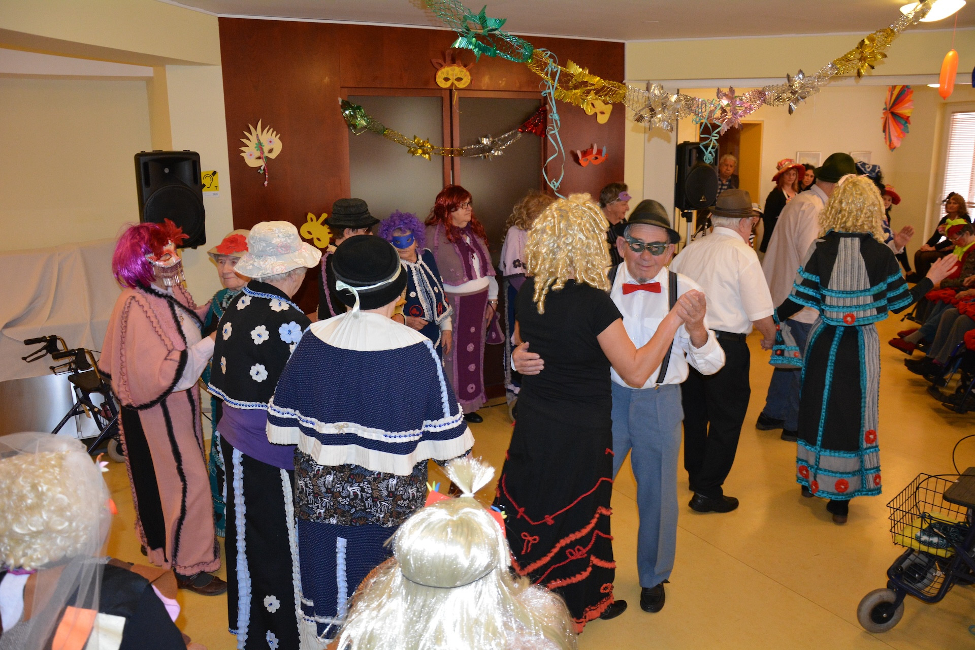 Pustno rajanje v Pegazovem domu