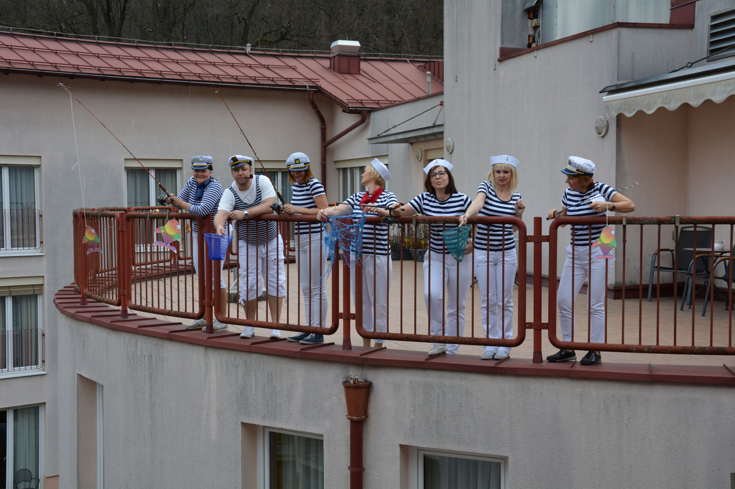 Pustno rajanje v Pegazovem domu