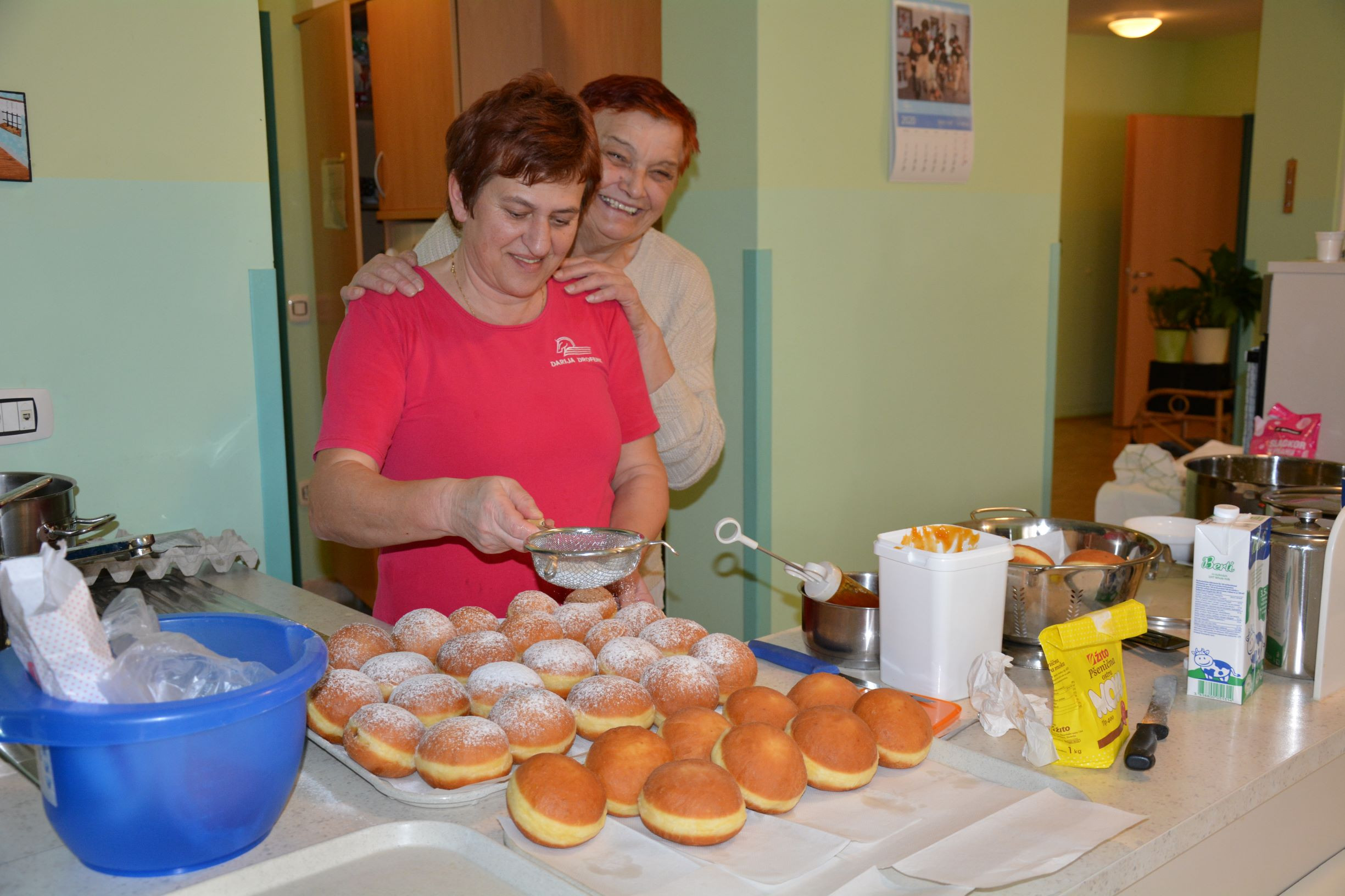 Pustno rajanje v Pegazovem domu