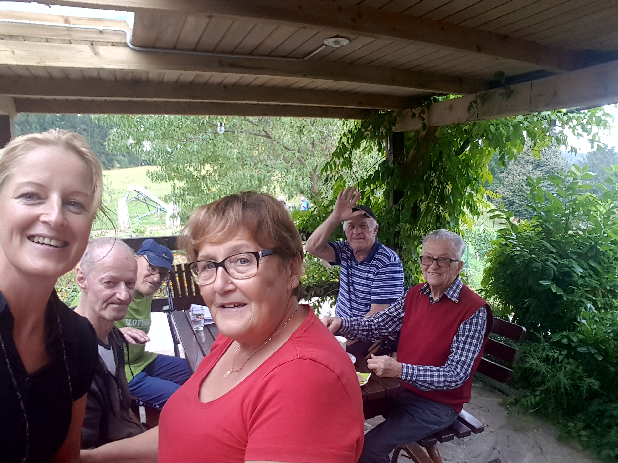 S palicami na Bellevue hrib