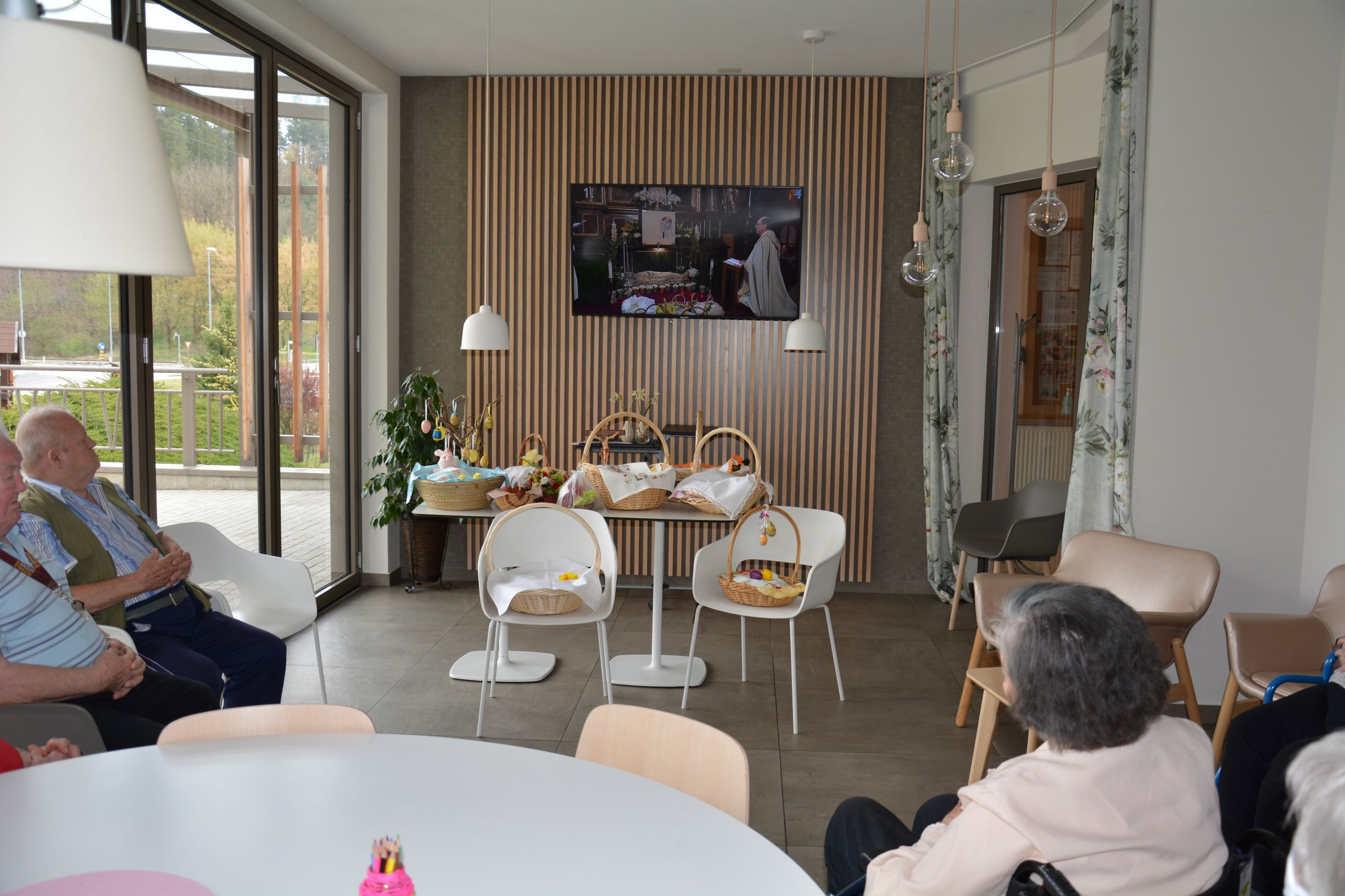 Sedem Pegazovih družin ob velikonočnih dobrotah