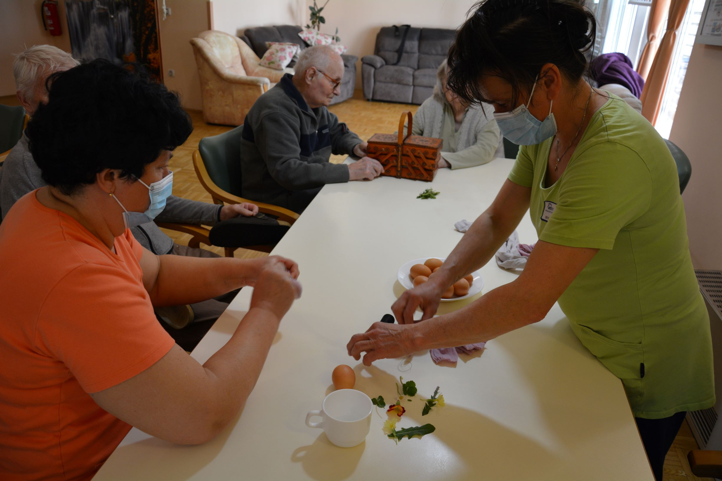 Sedem Pegazovih družin ob velikonočnih dobrotah