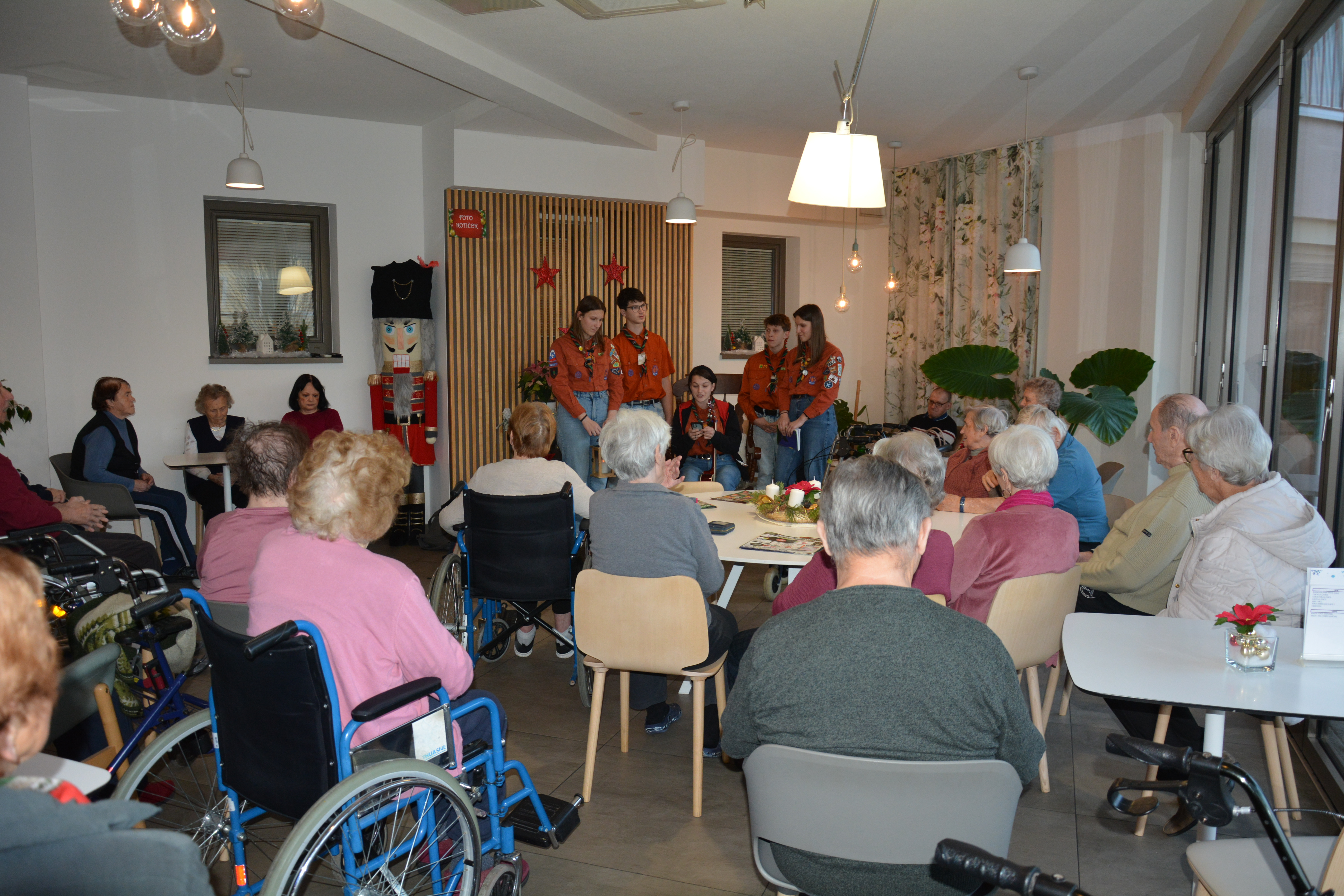 Skavti so prinesli Luč miru