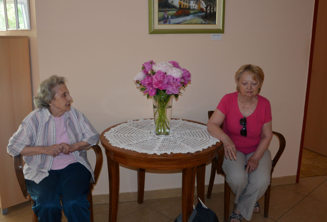 Skrbni svojci poskrbijo za prelepo cvetje