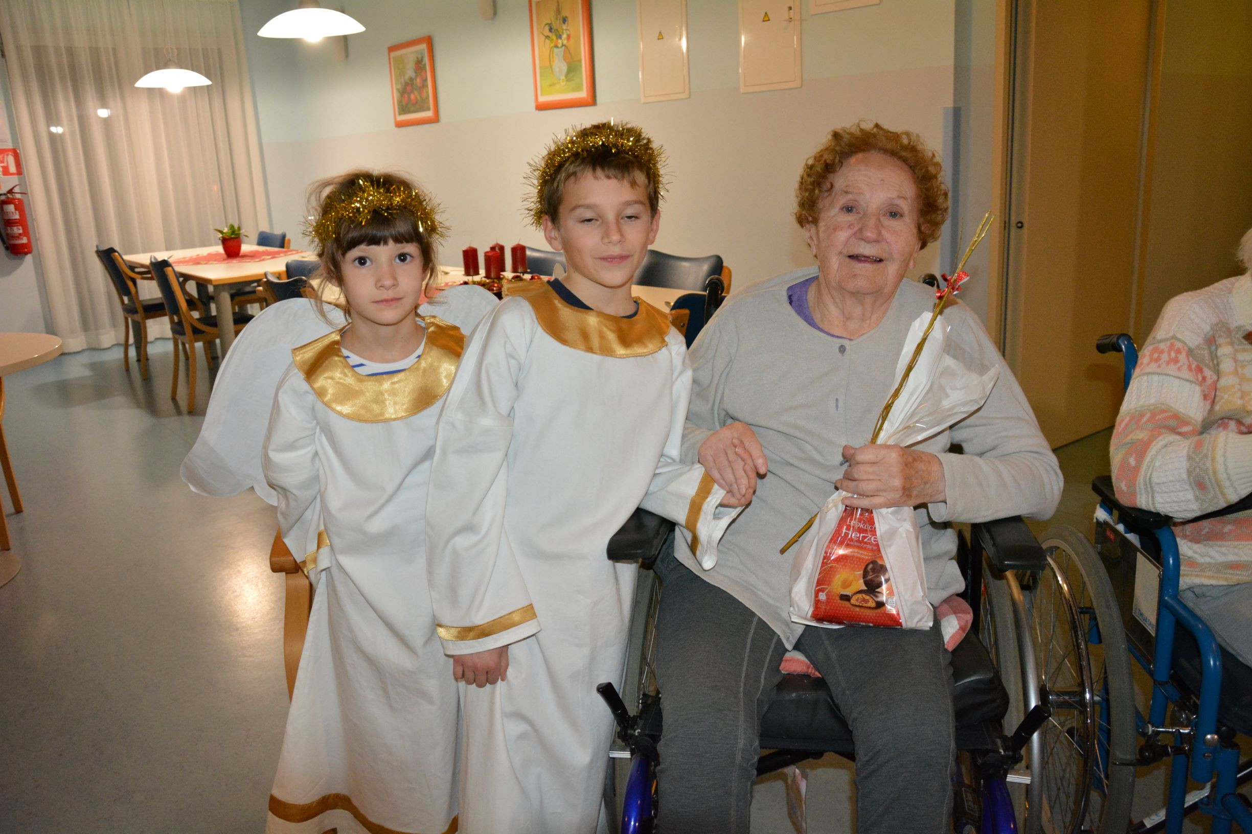 Spet je k nam Miklavž prišel