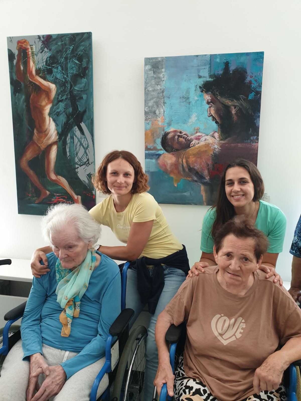 Sprehod do Anine galerije