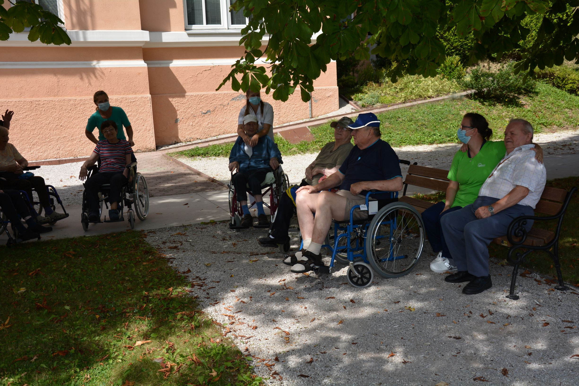 Sprehod po senčni poti