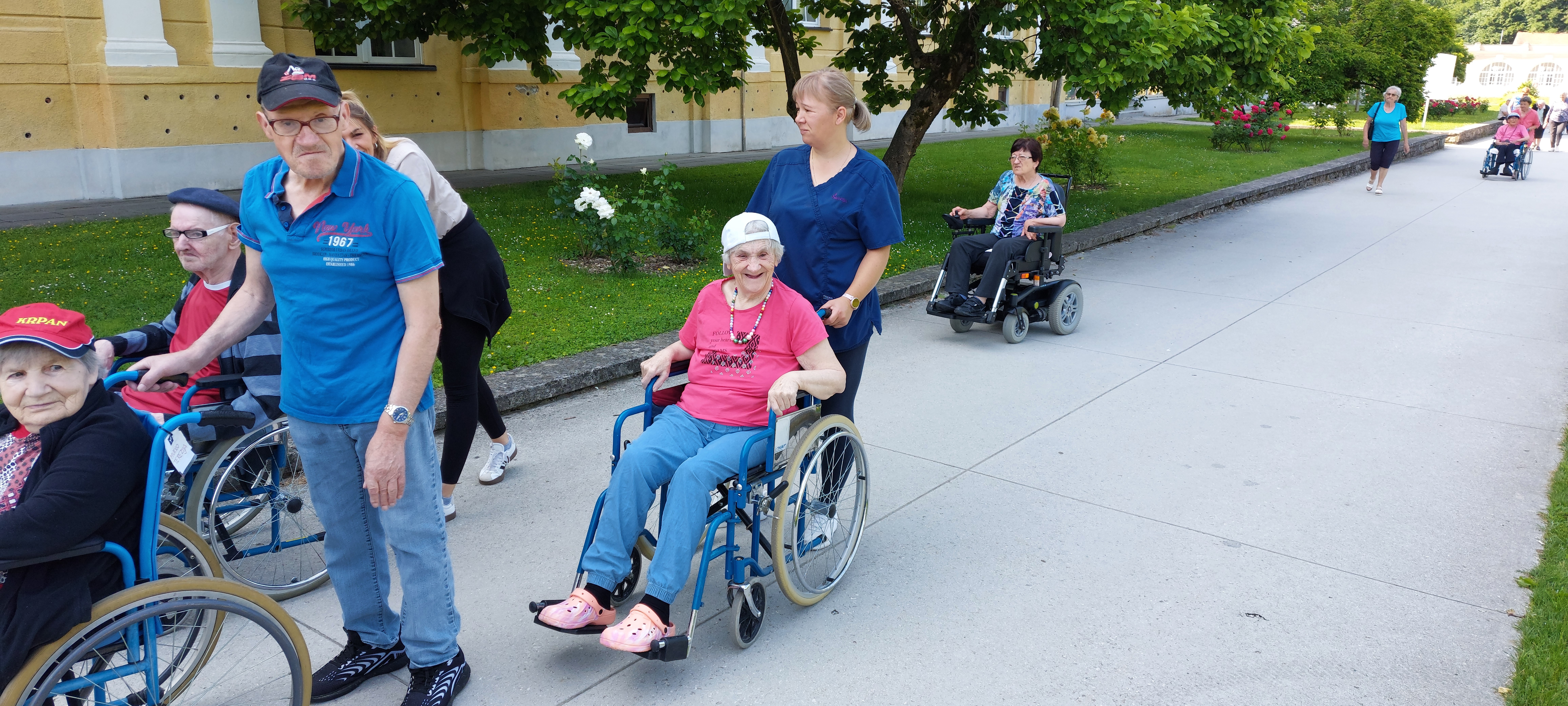 Sprehod po zdraviliškem parku