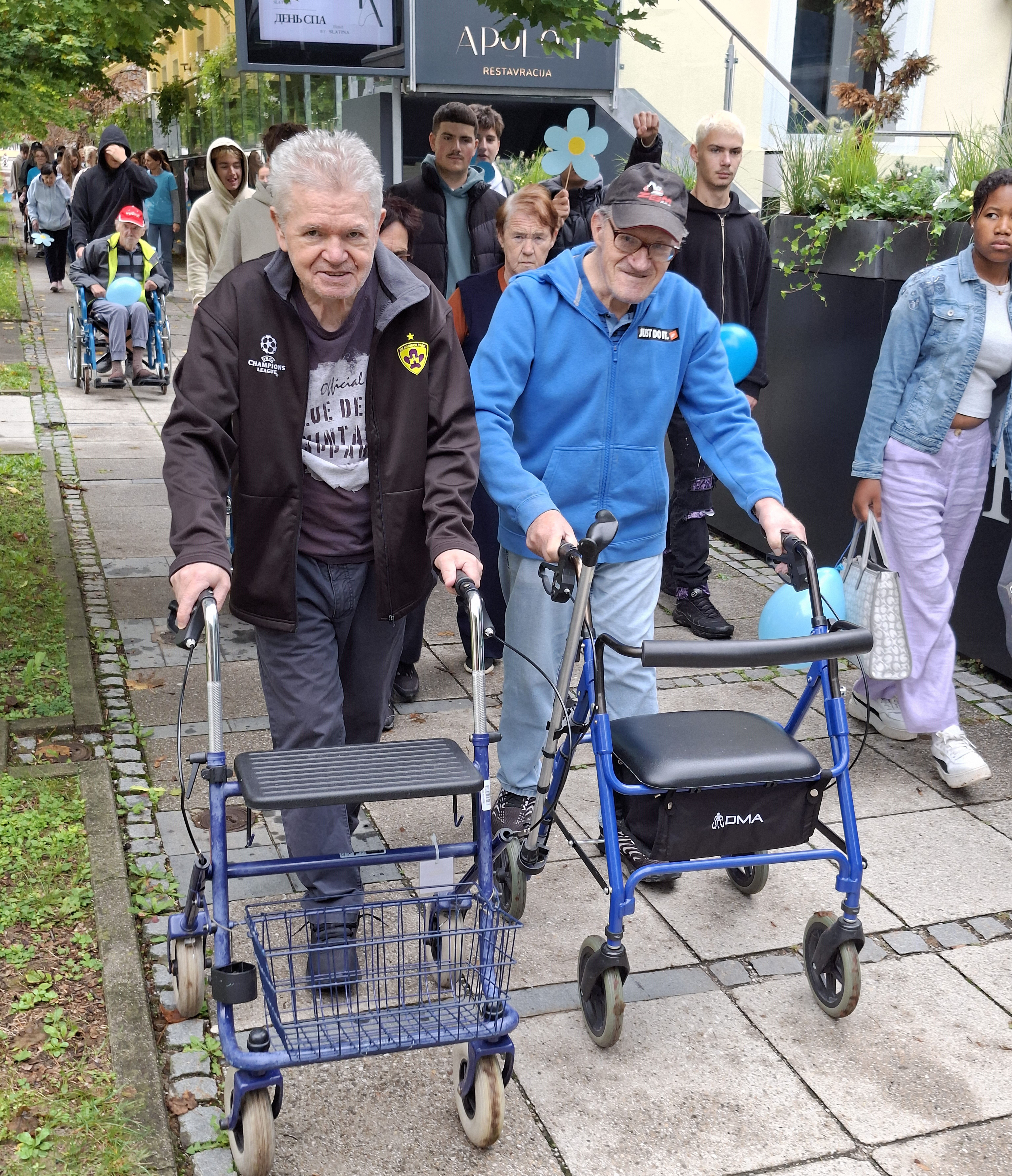 SPREHOD ZA SPOMIN OB DNEVU ALZHEIMERJEVE BOLEZNI