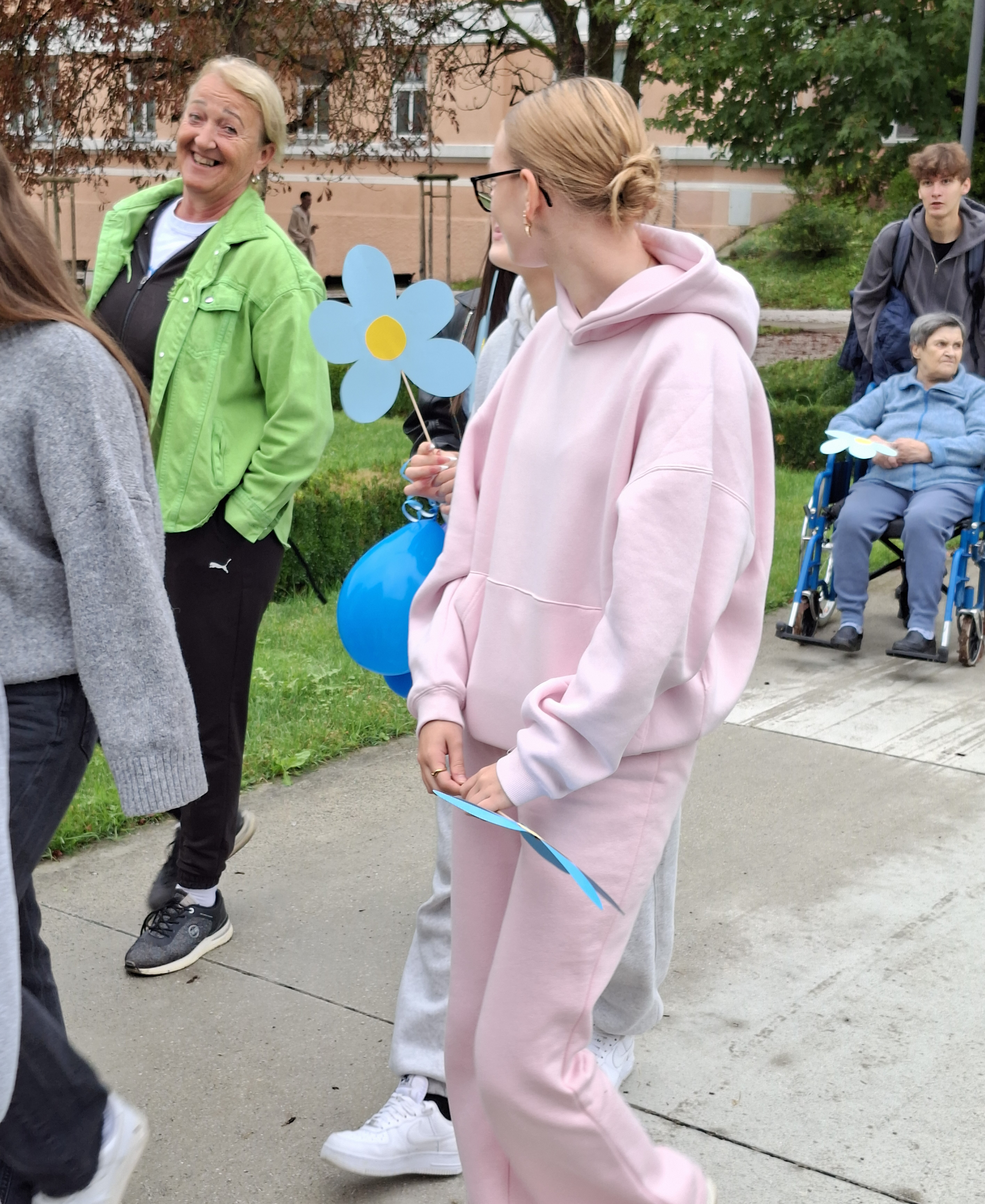 SPREHOD ZA SPOMIN OB DNEVU ALZHEIMERJEVE BOLEZNI