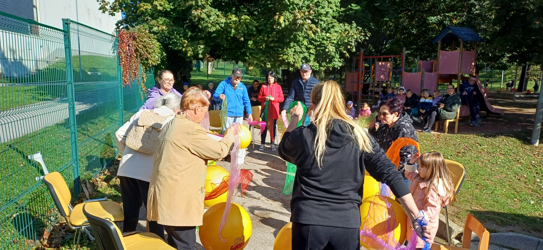 Srečanje polno smeha in ustvarjalnosti